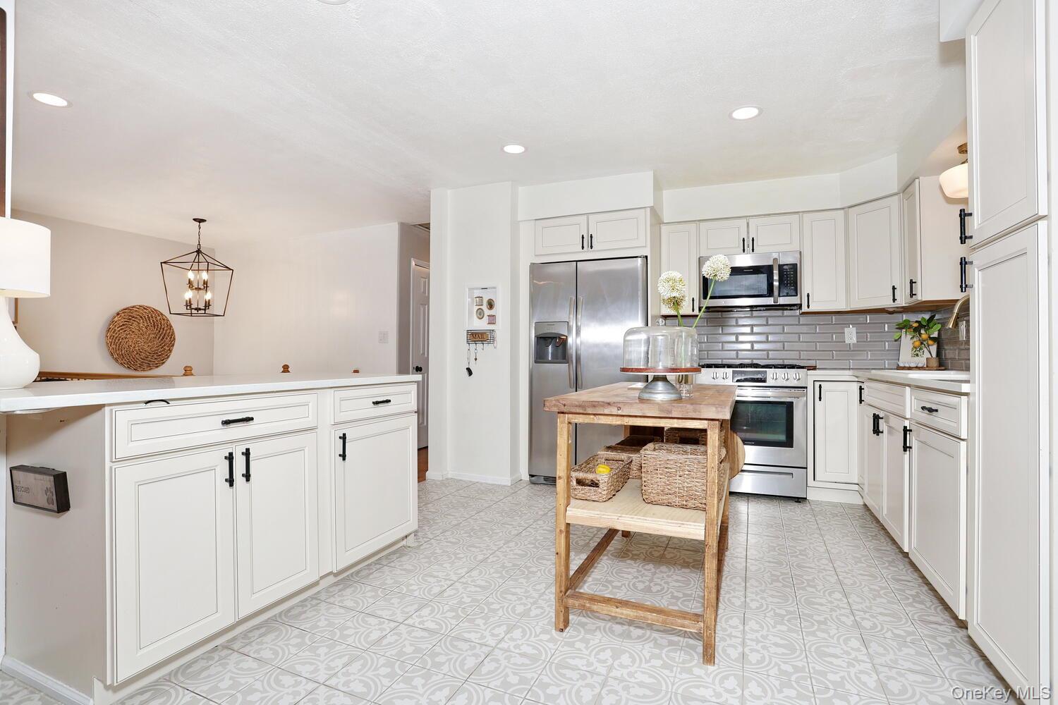 Single Family Eastlake  Rockland County, NY 10984, MLS-984069-11