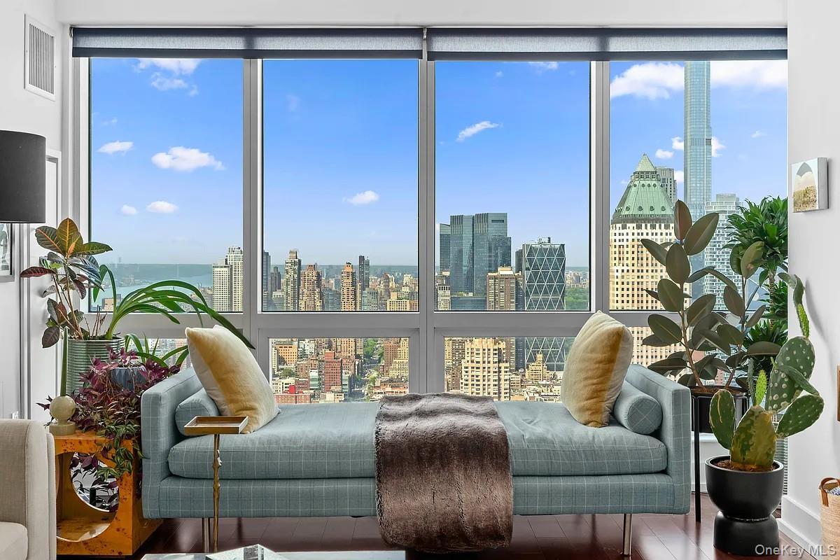 Condo West 42nd Street  Manhattan, NY 10036, MLS-984083-3