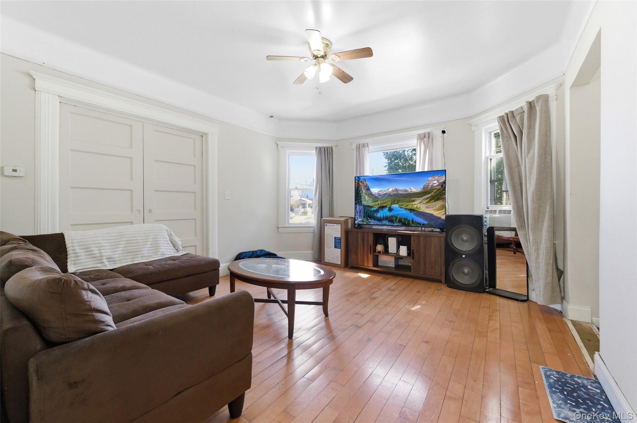 Single Family Oak  Nassau County, NY 11550, MLS-984091-12