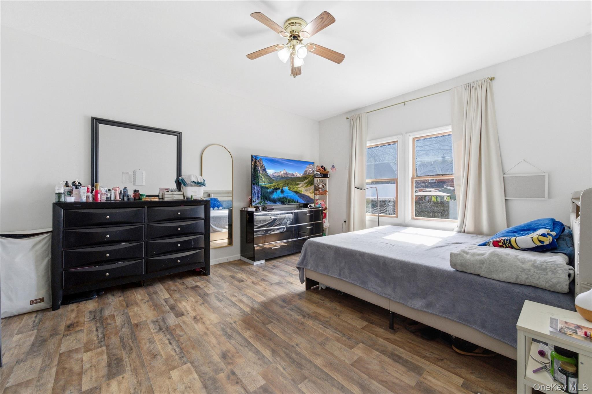 Single Family Oak  Nassau County, NY 11550, MLS-984091-14