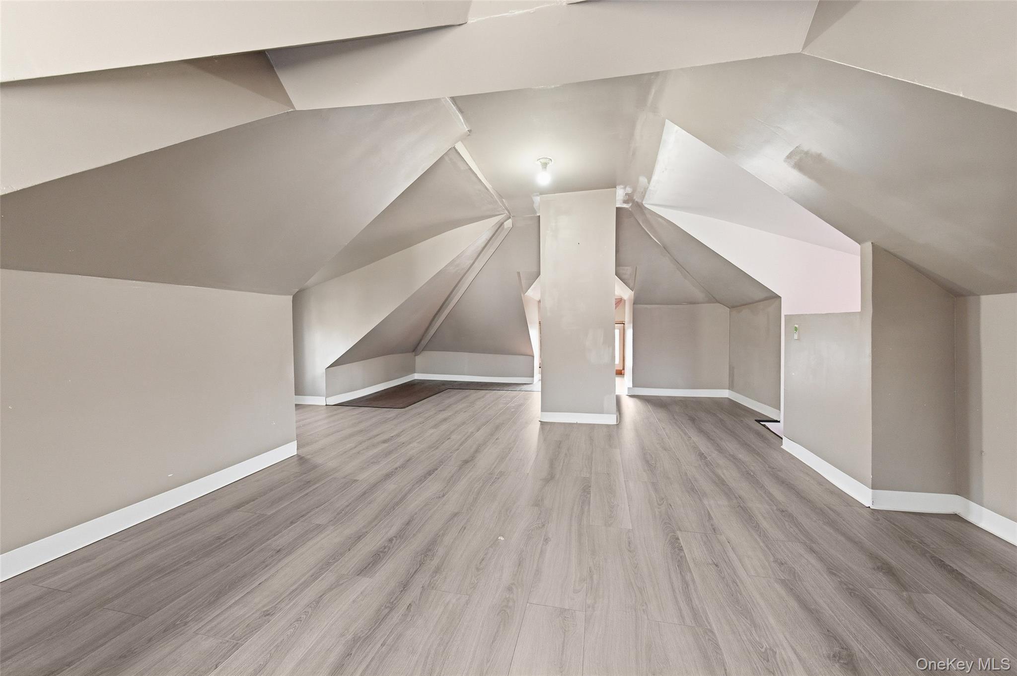 Single Family Oak  Nassau County, NY 11550, MLS-984091-22