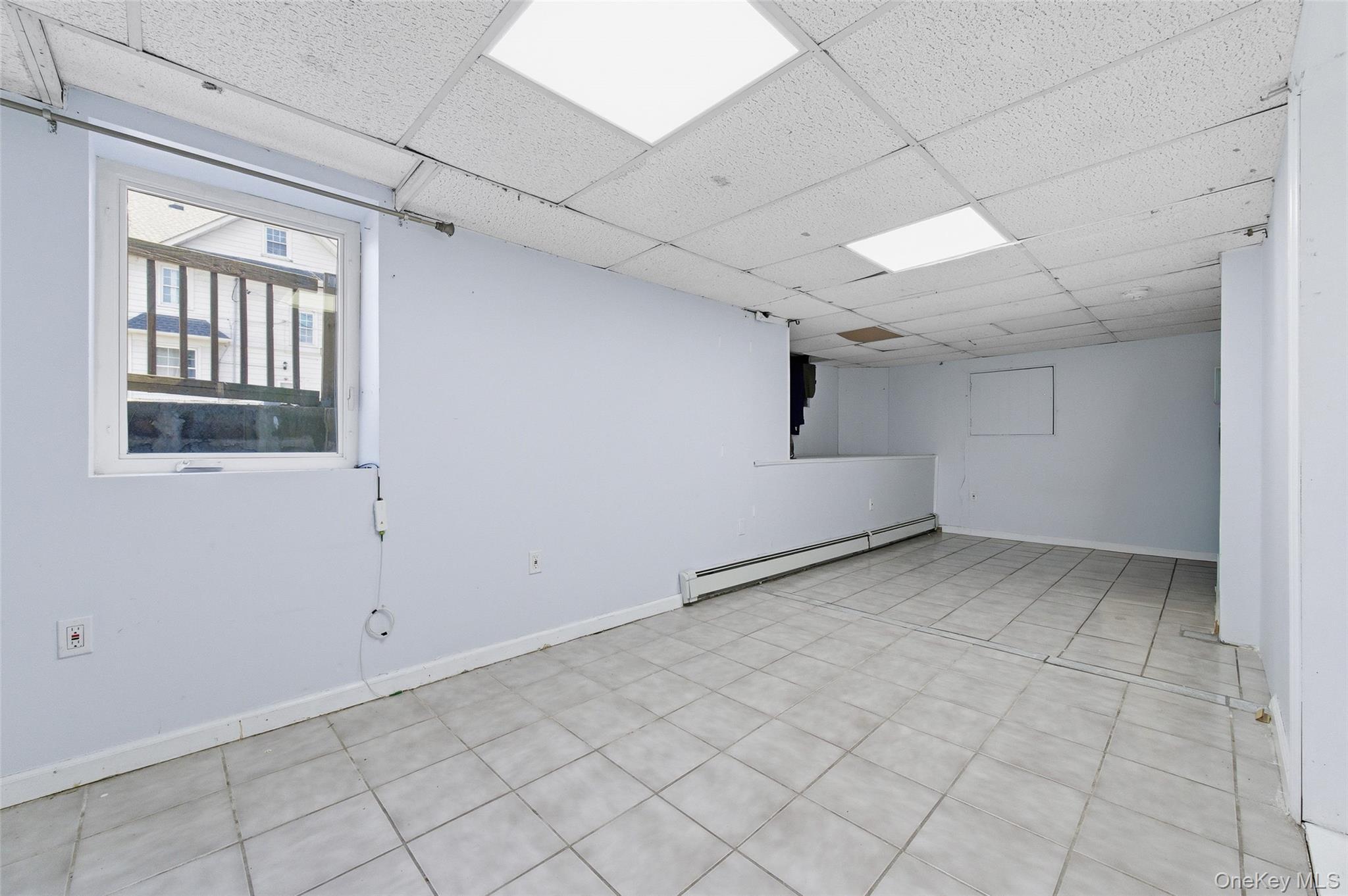 Single Family Oak  Nassau County, NY 11550, MLS-984091-24