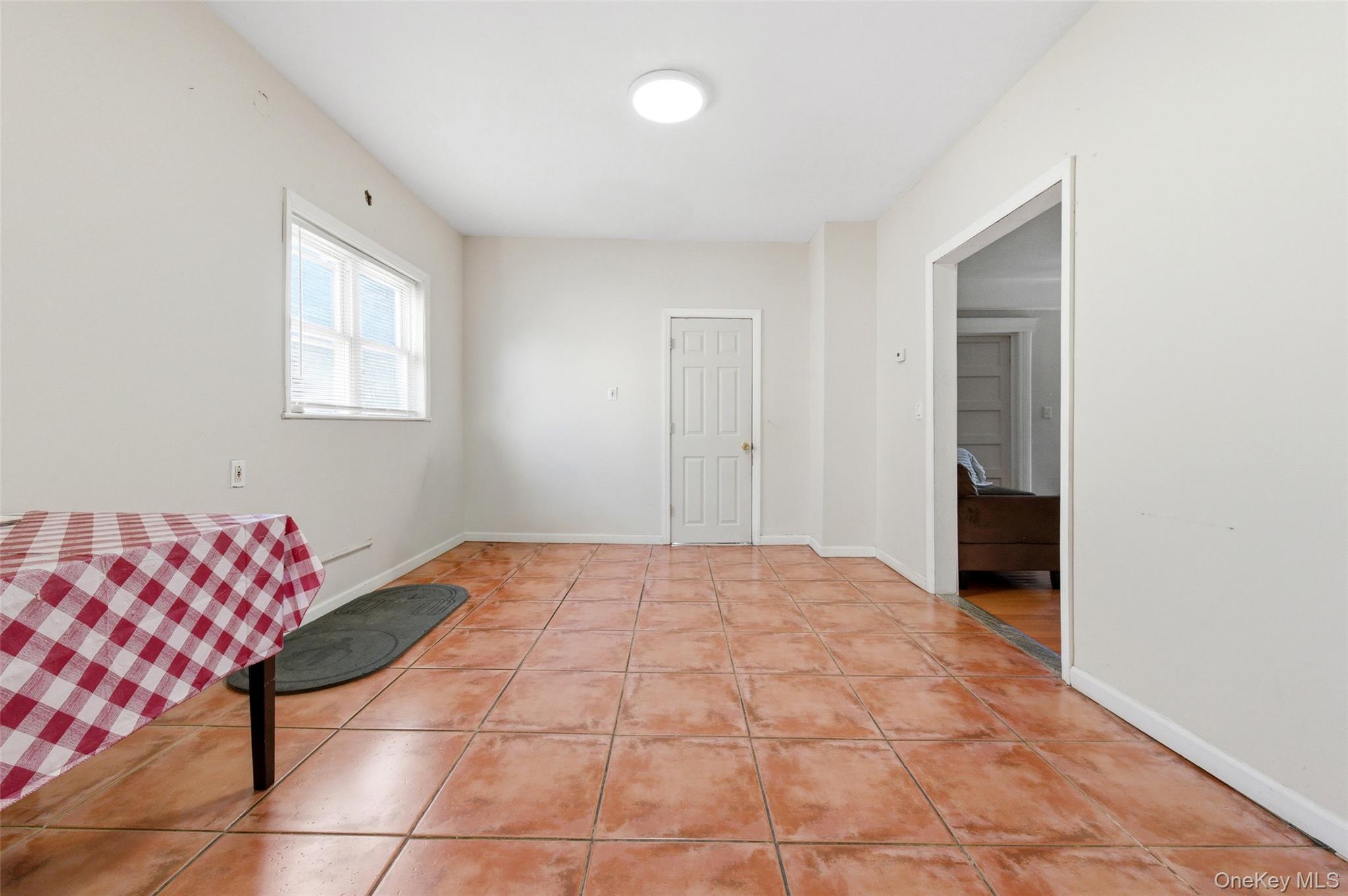 Single Family Oak  Nassau County, NY 11550, MLS-984091-6