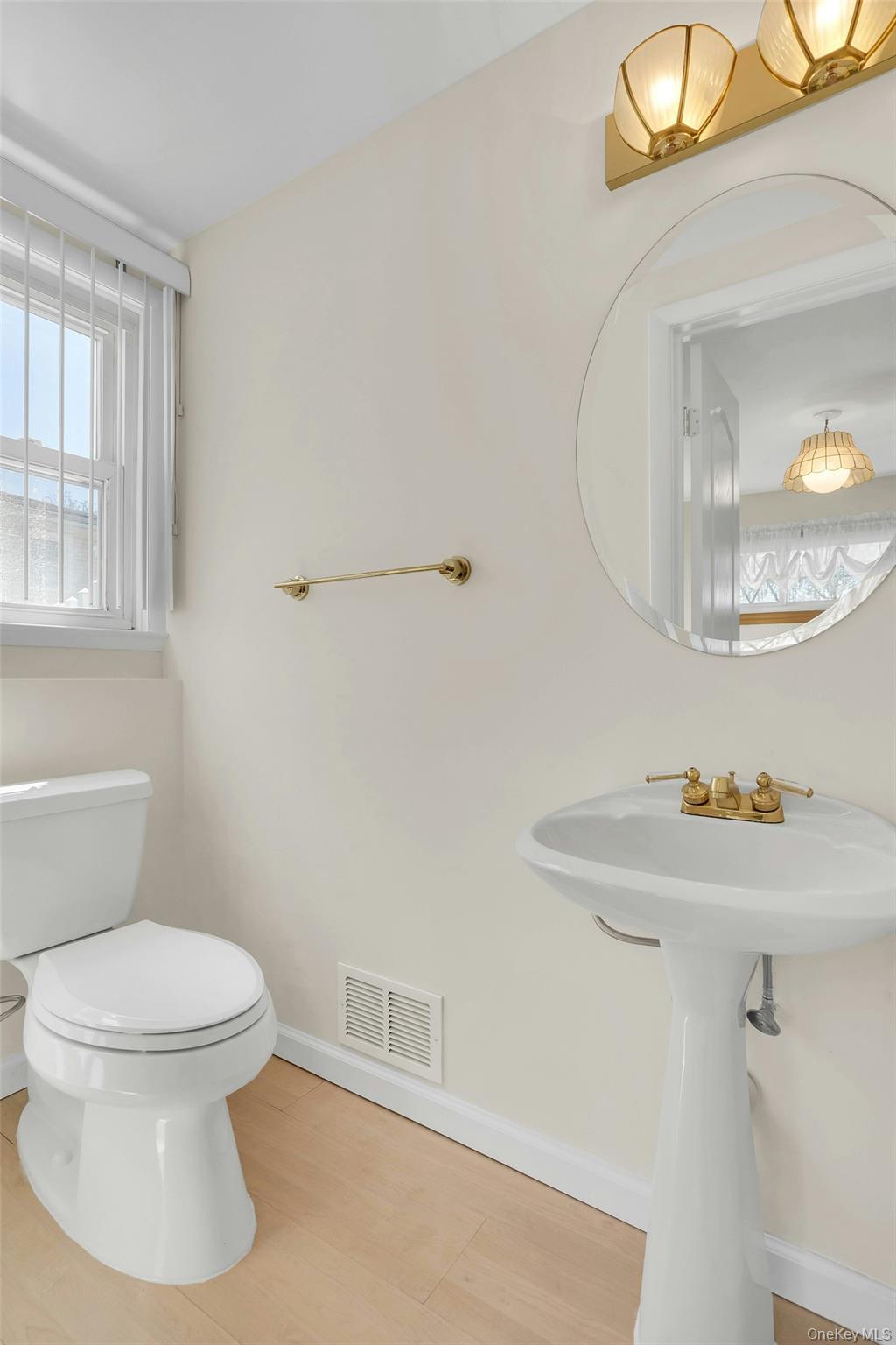 Single Family 5th  Suffolk County, NY 11729, MLS-984119-15