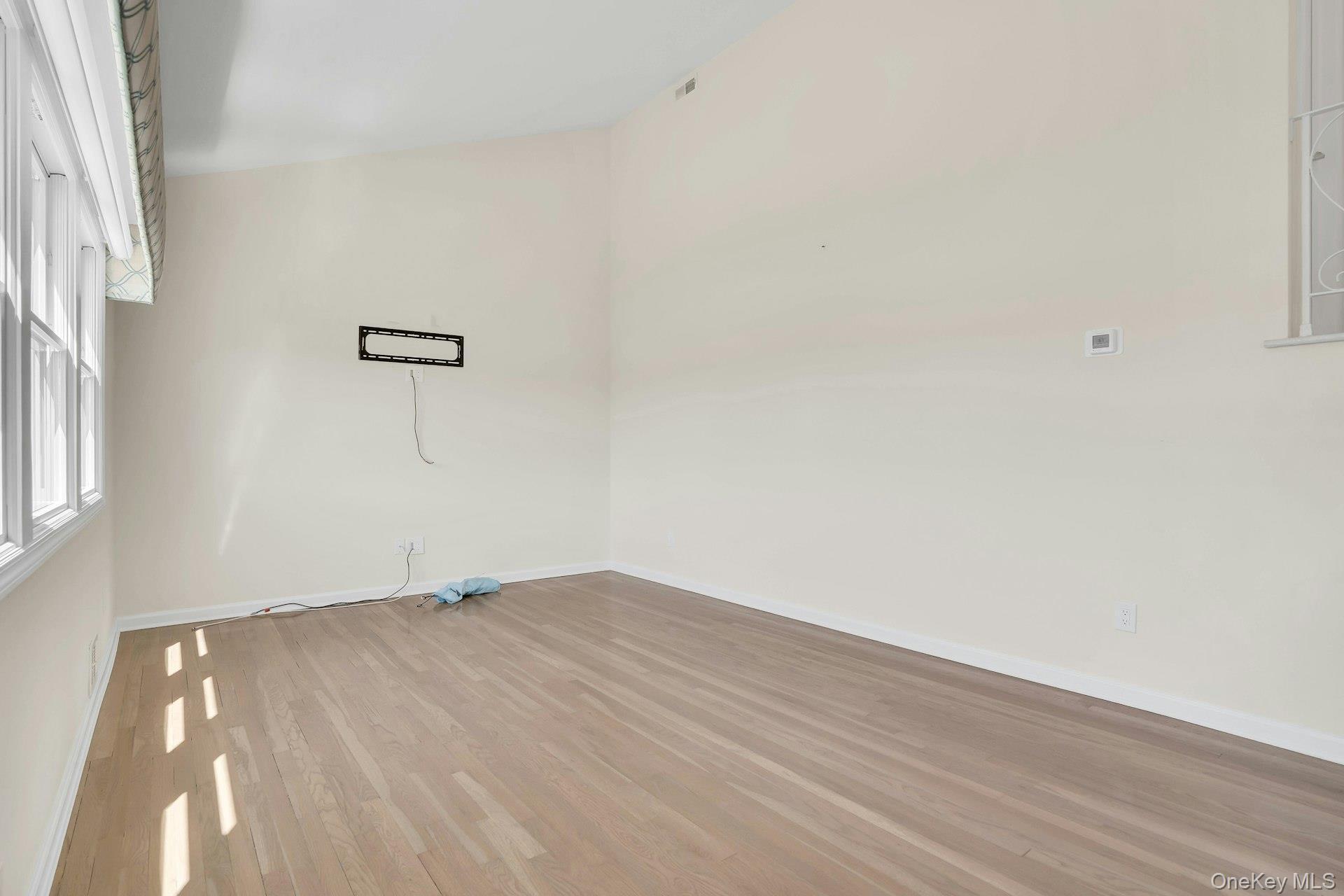 Single Family 5th  Suffolk County, NY 11729, MLS-984119-19