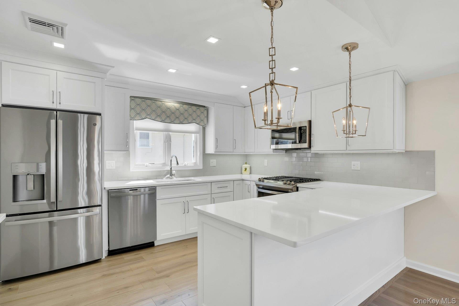 Single Family 5th  Suffolk County, NY 11729, MLS-984119-24