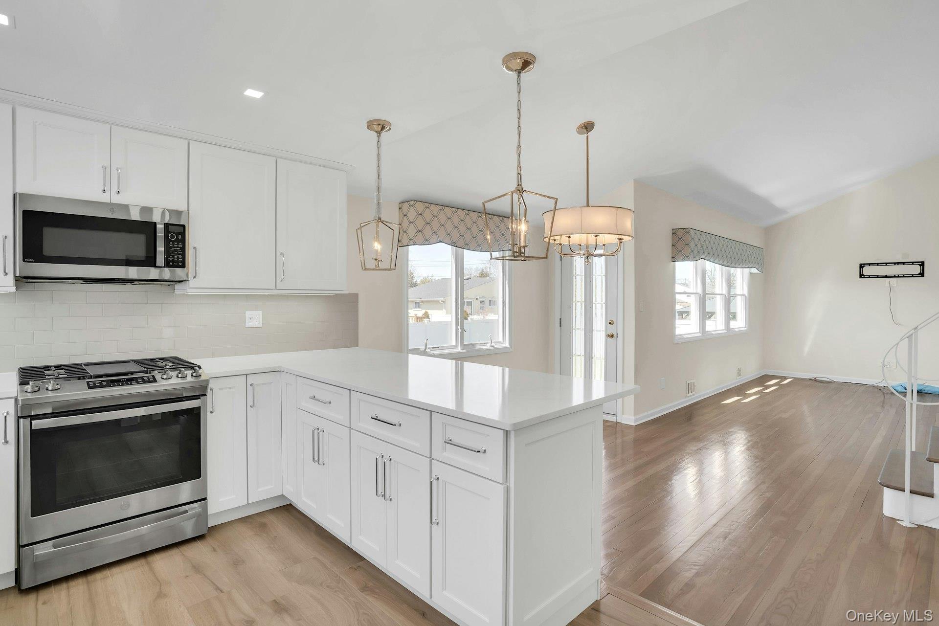 Single Family 5th  Suffolk County, NY 11729, MLS-984119-26