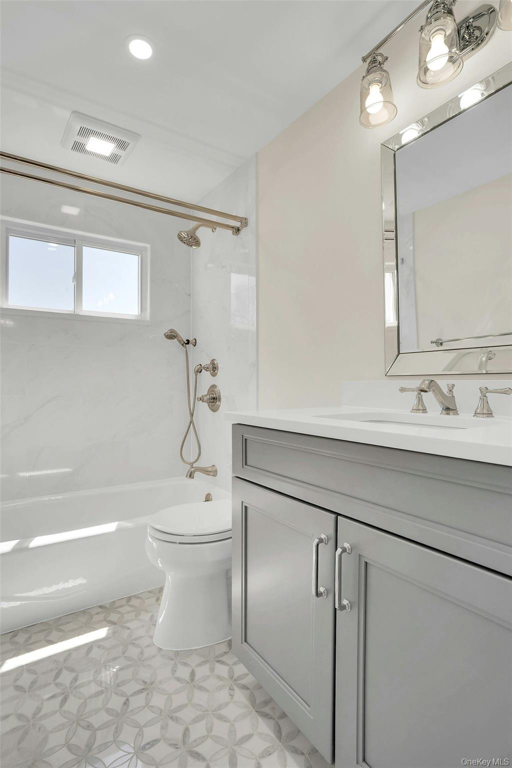 Single Family 5th  Suffolk County, NY 11729, MLS-984119-36