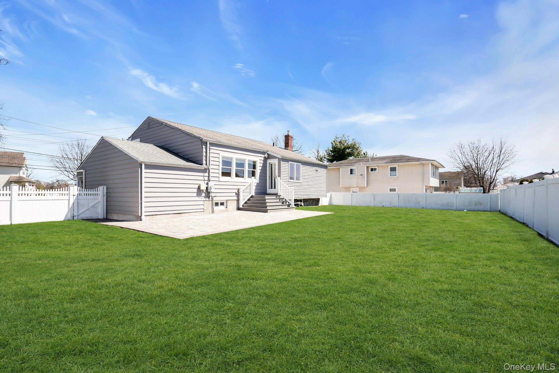 Single Family 5th  Suffolk County, NY 11729, MLS-984119-39