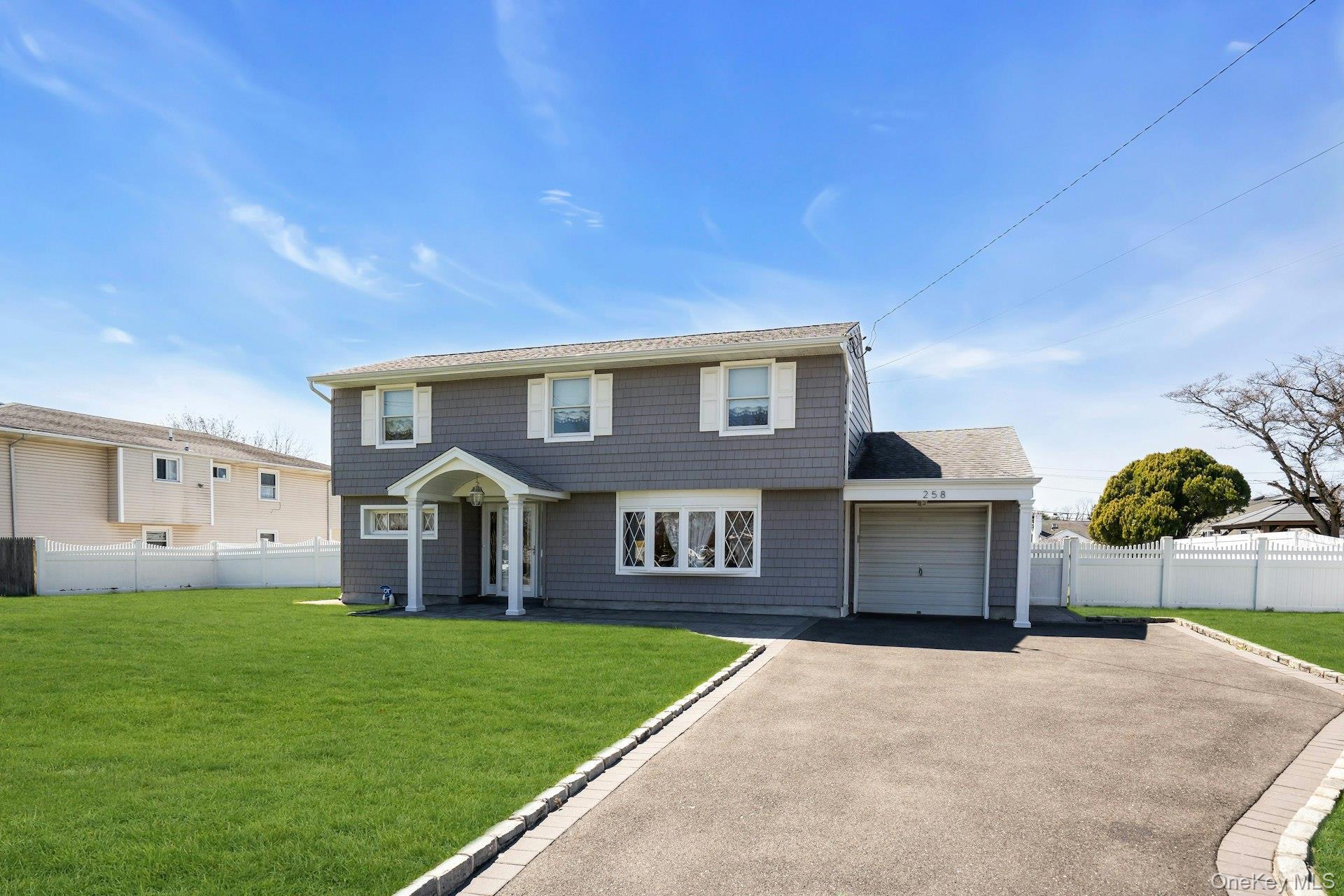 Single Family 5th  Suffolk County, NY 11729, MLS-984119-4