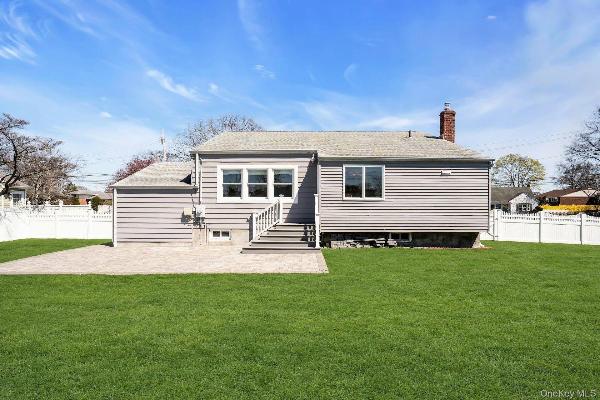 Single Family 5th  Suffolk County, NY 11729, MLS-984119-40