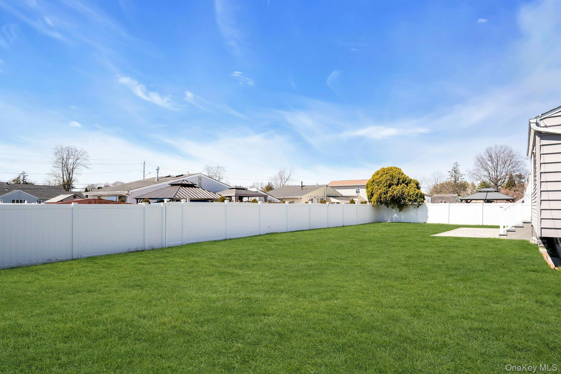 Single Family 5th  Suffolk County, NY 11729, MLS-984119-43