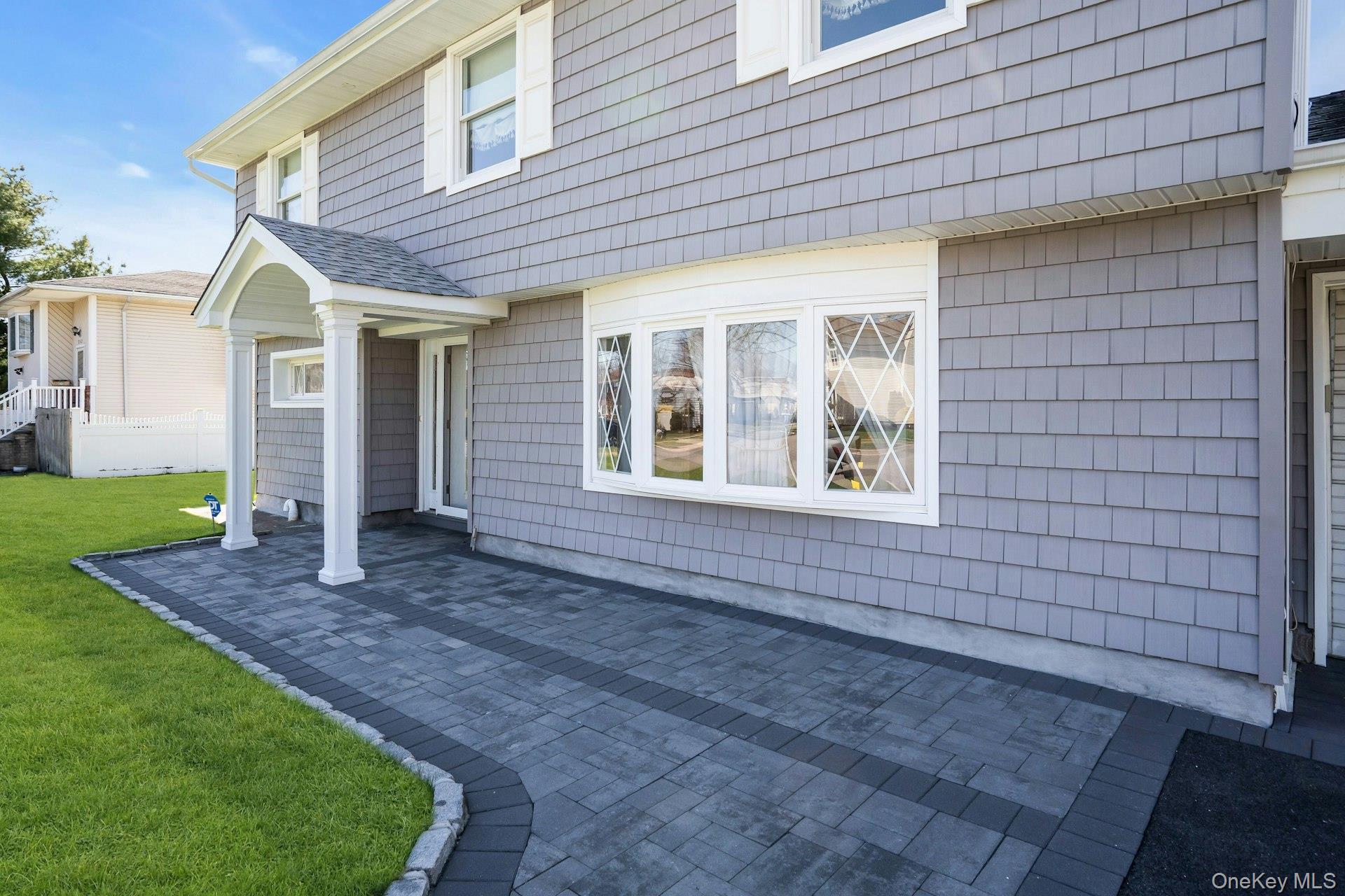 Single Family 5th  Suffolk County, NY 11729, MLS-984119-6