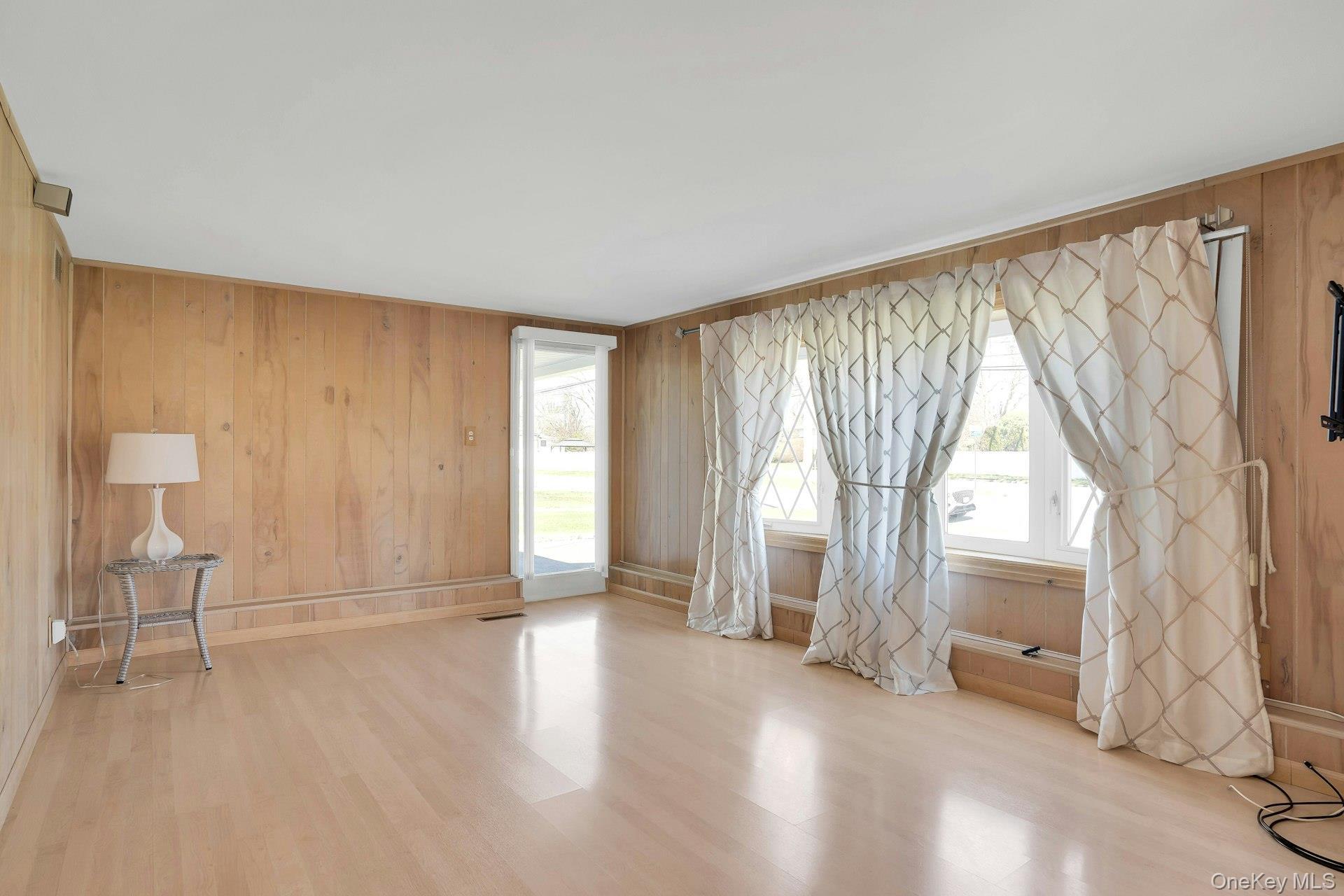 Single Family 5th  Suffolk County, NY 11729, MLS-984119-9