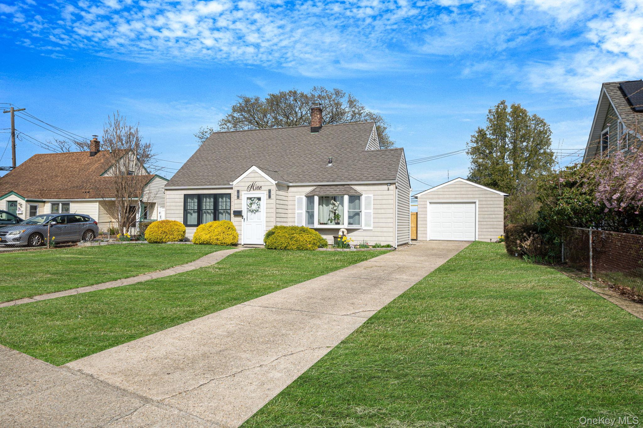 Single Family Copper  Nassau County, NY 11756, MLS-984142-2