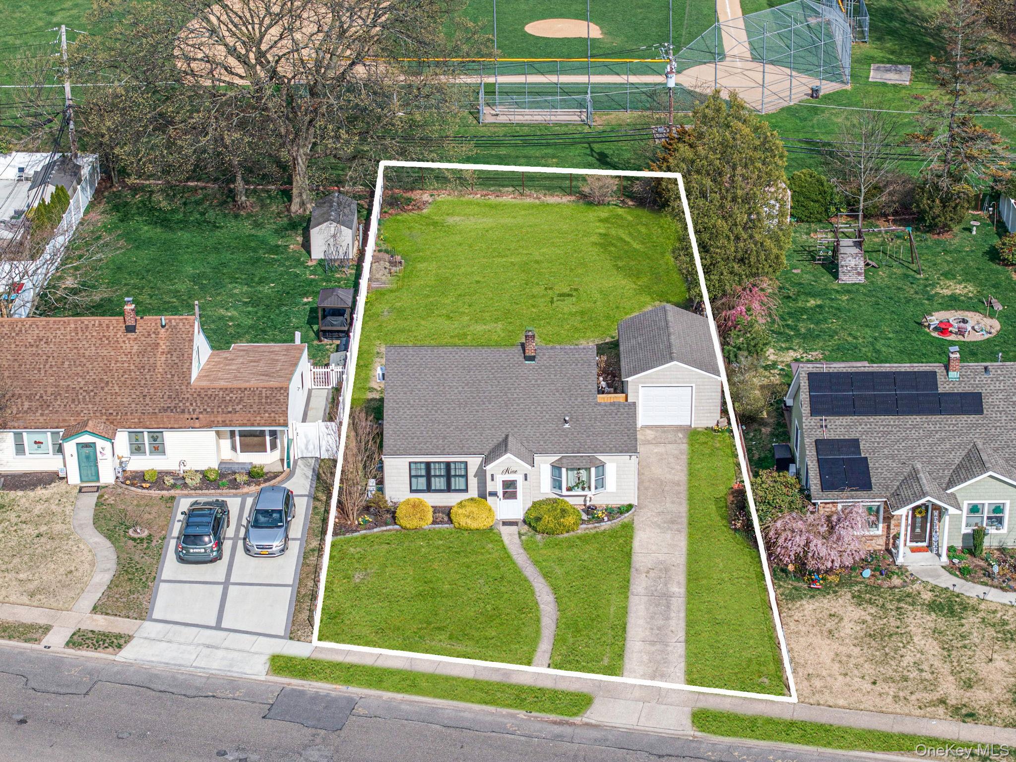 Single Family Copper  Nassau County, NY 11756, MLS-984142-4