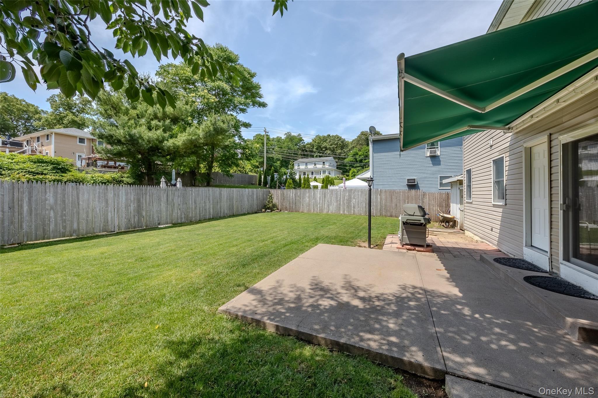 Single Family Awixa  Suffolk County, NY 11784, MLS-984152-11