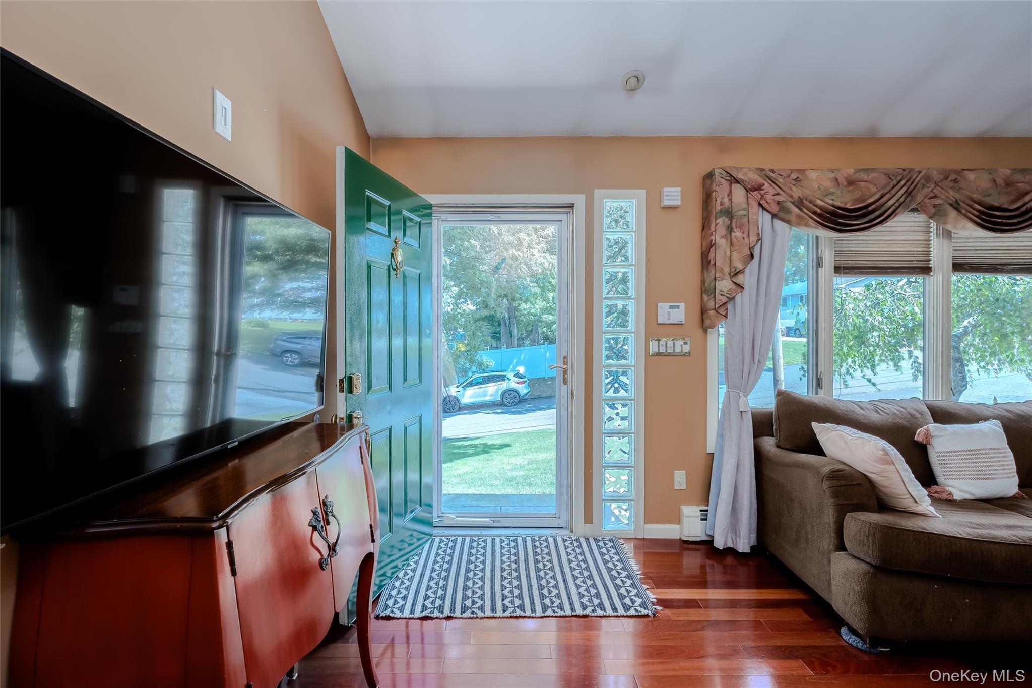 Single Family Awixa  Suffolk County, NY 11784, MLS-984152-4