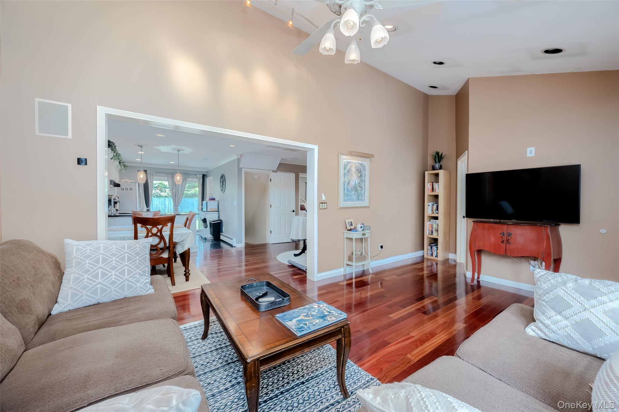 Single Family Awixa  Suffolk County, NY 11784, MLS-984152-5