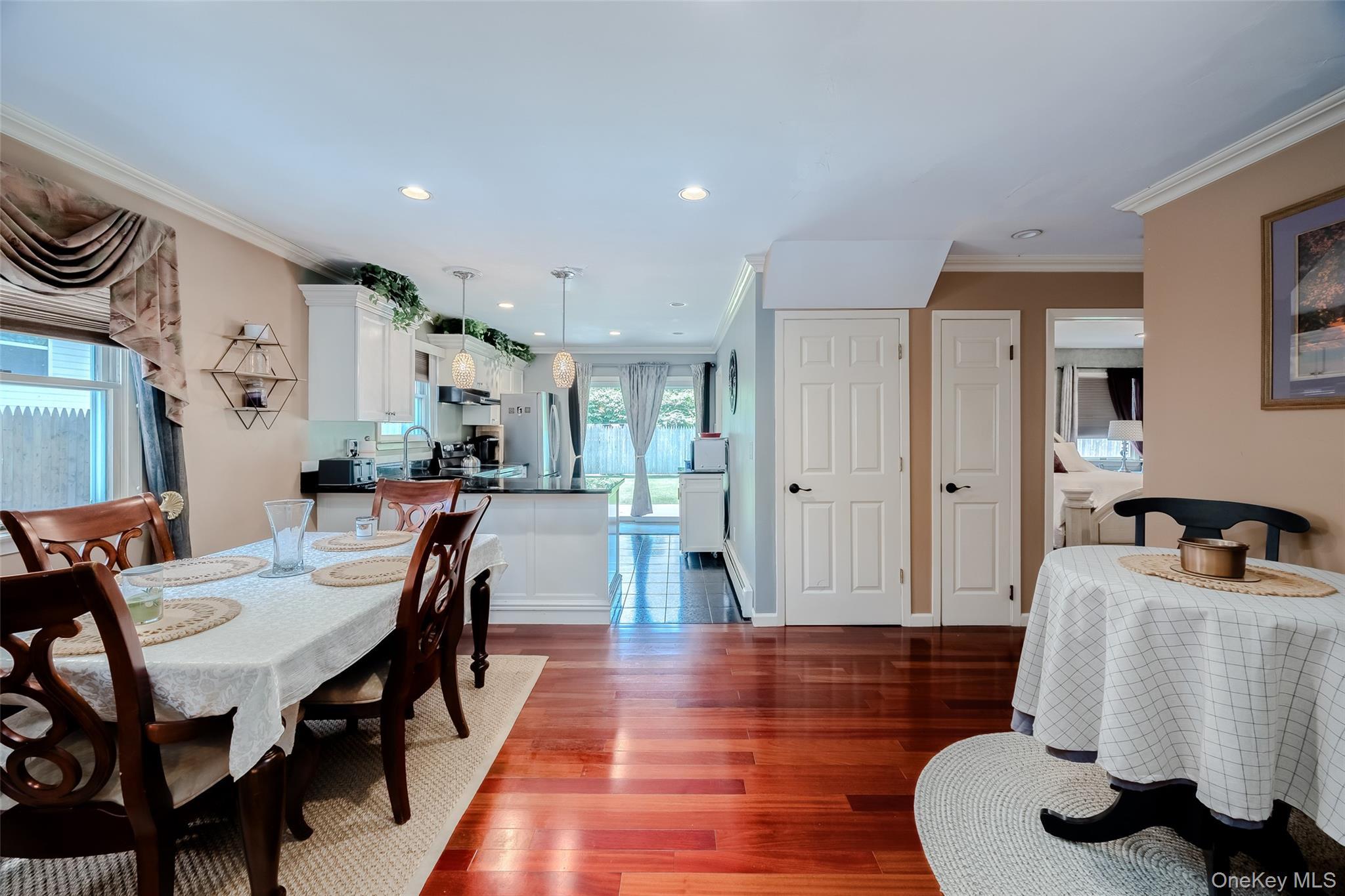 Single Family Awixa  Suffolk County, NY 11784, MLS-984152-6