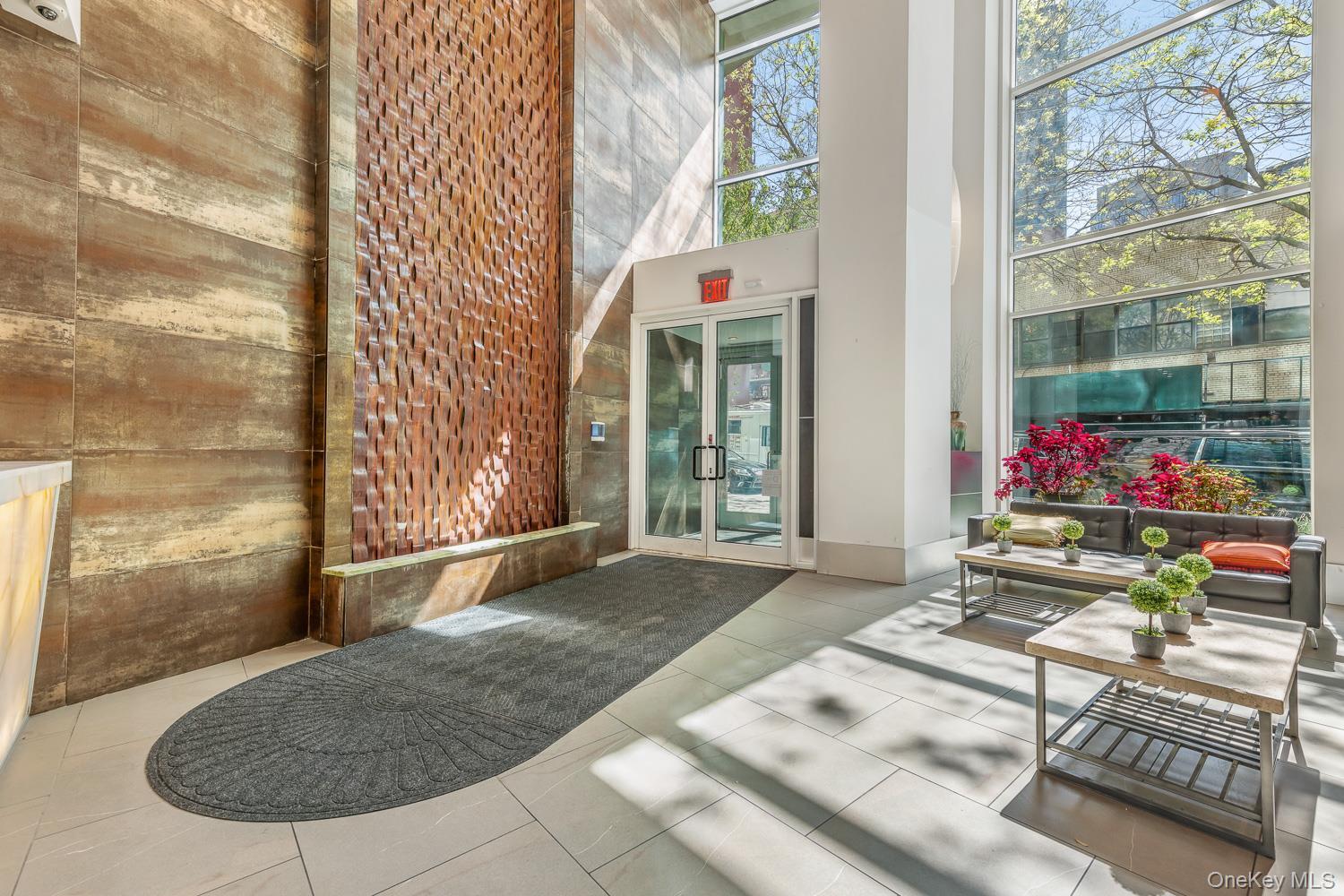 Condo Queens  Queens, NY 11101, MLS-984155-14