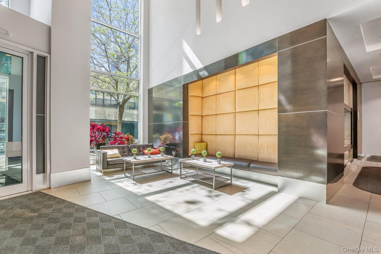 Condo Queens  Queens, NY 11101, MLS-984155-15