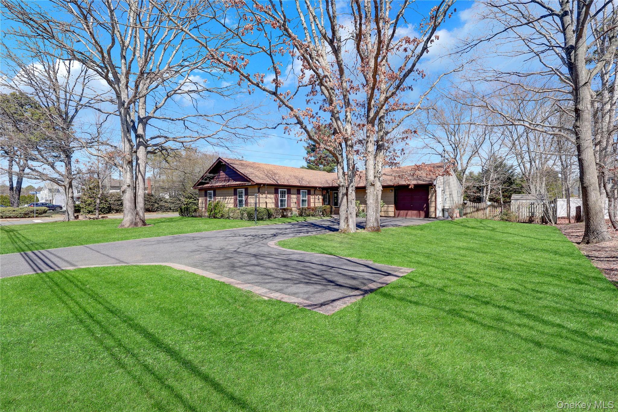 Single Family Sycamore  Suffolk County, NY 11716, MLS-984162-27