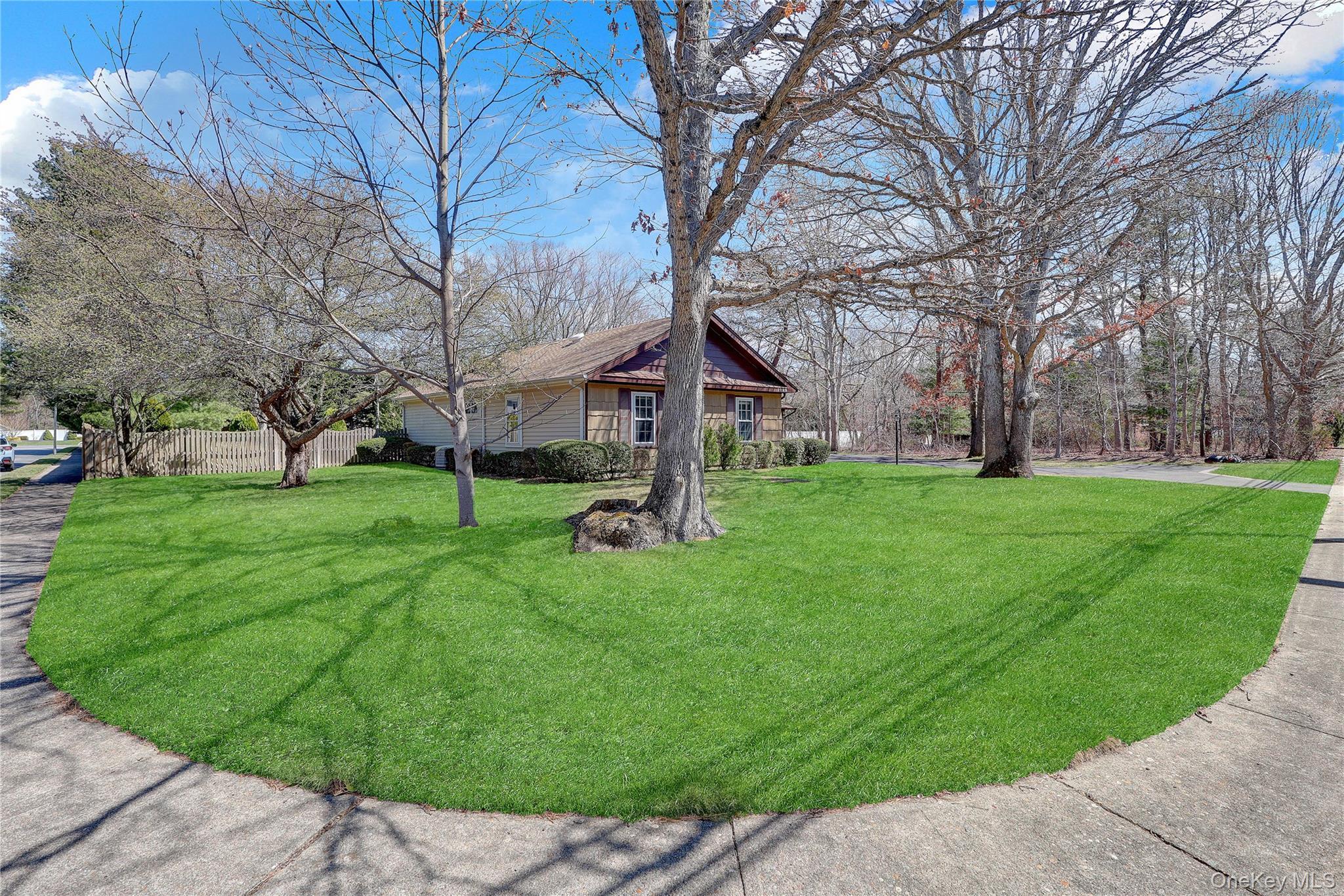 Single Family Sycamore  Suffolk County, NY 11716, MLS-984162-28