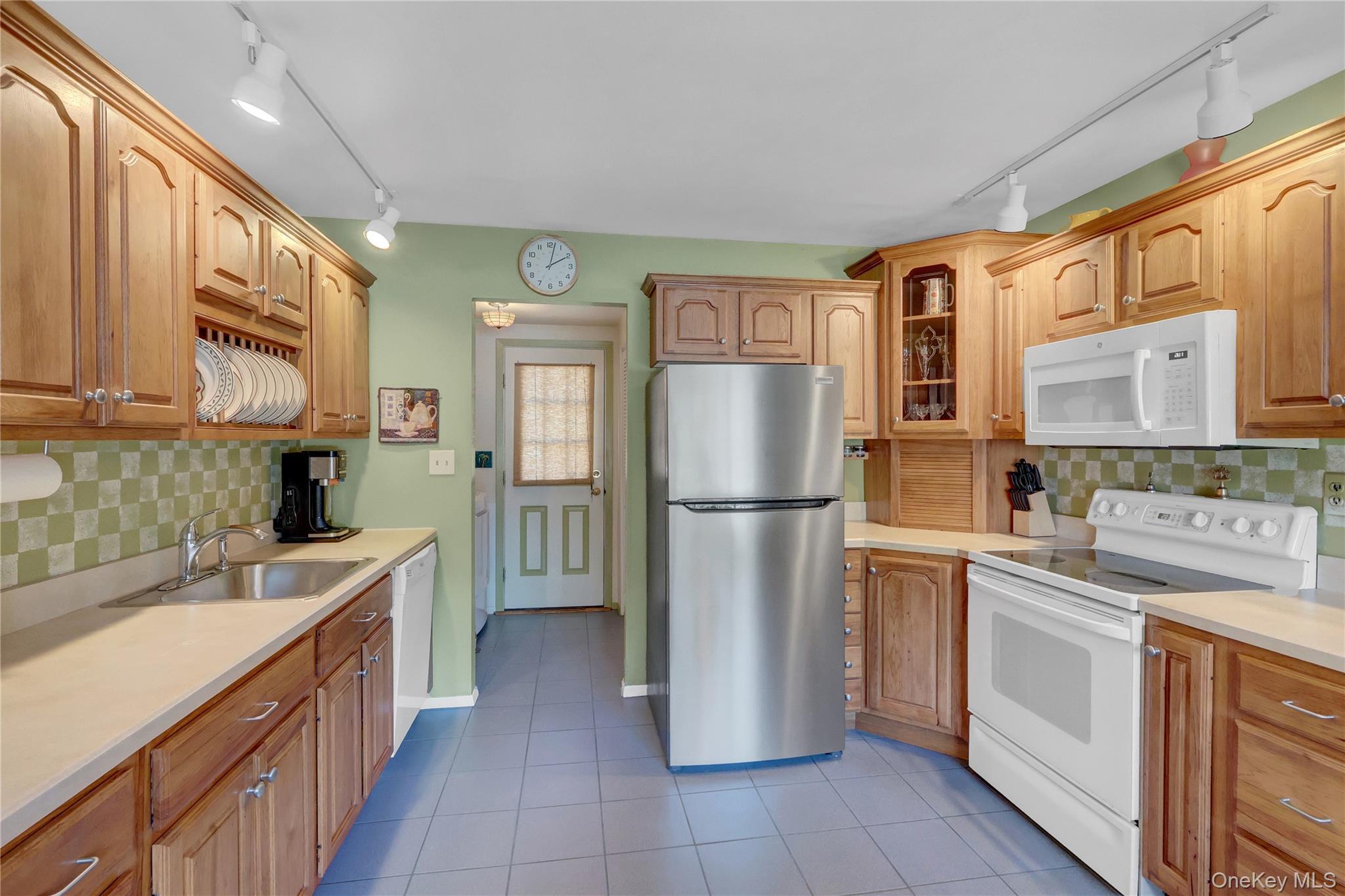 Single Family Sycamore  Suffolk County, NY 11716, MLS-984162-9