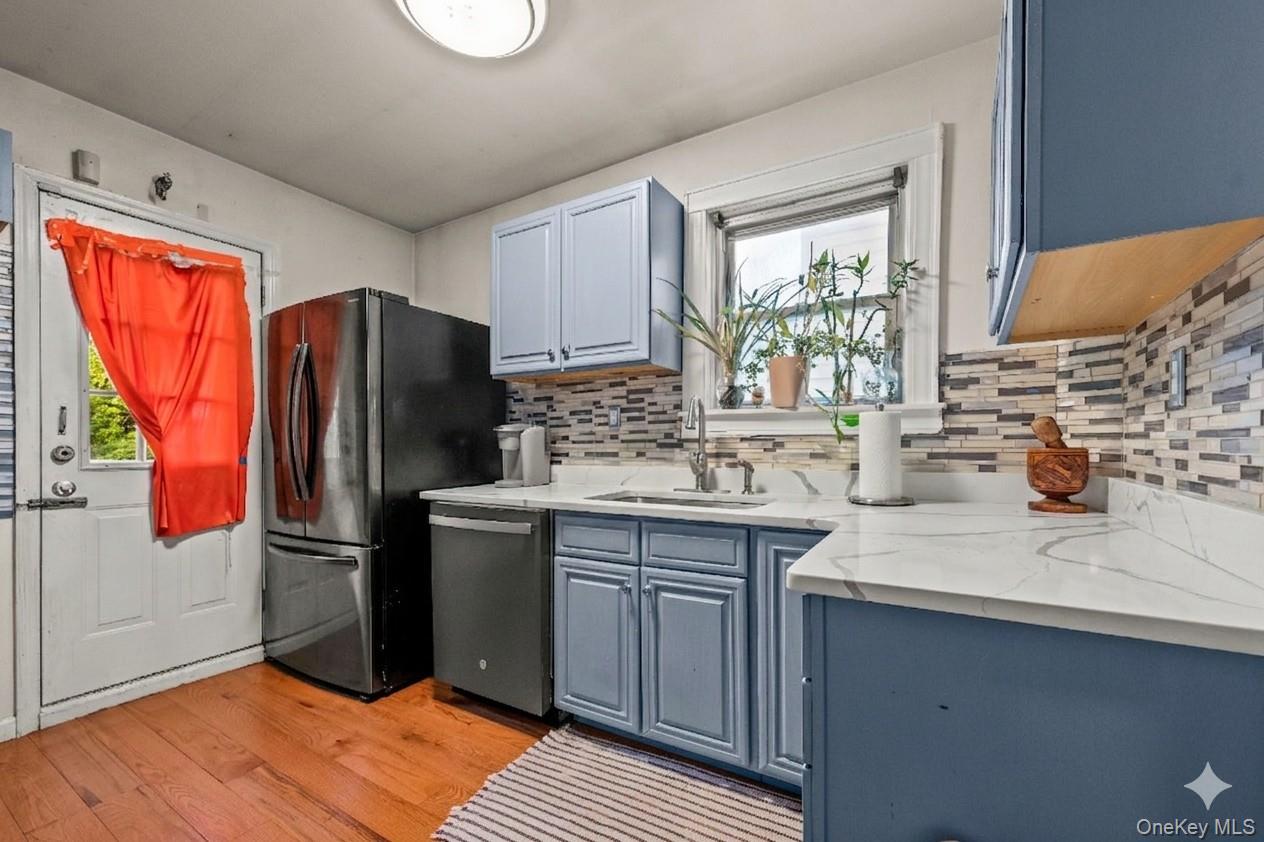 Single Family Newhall  Queens, NY 11422, MLS-984165-3