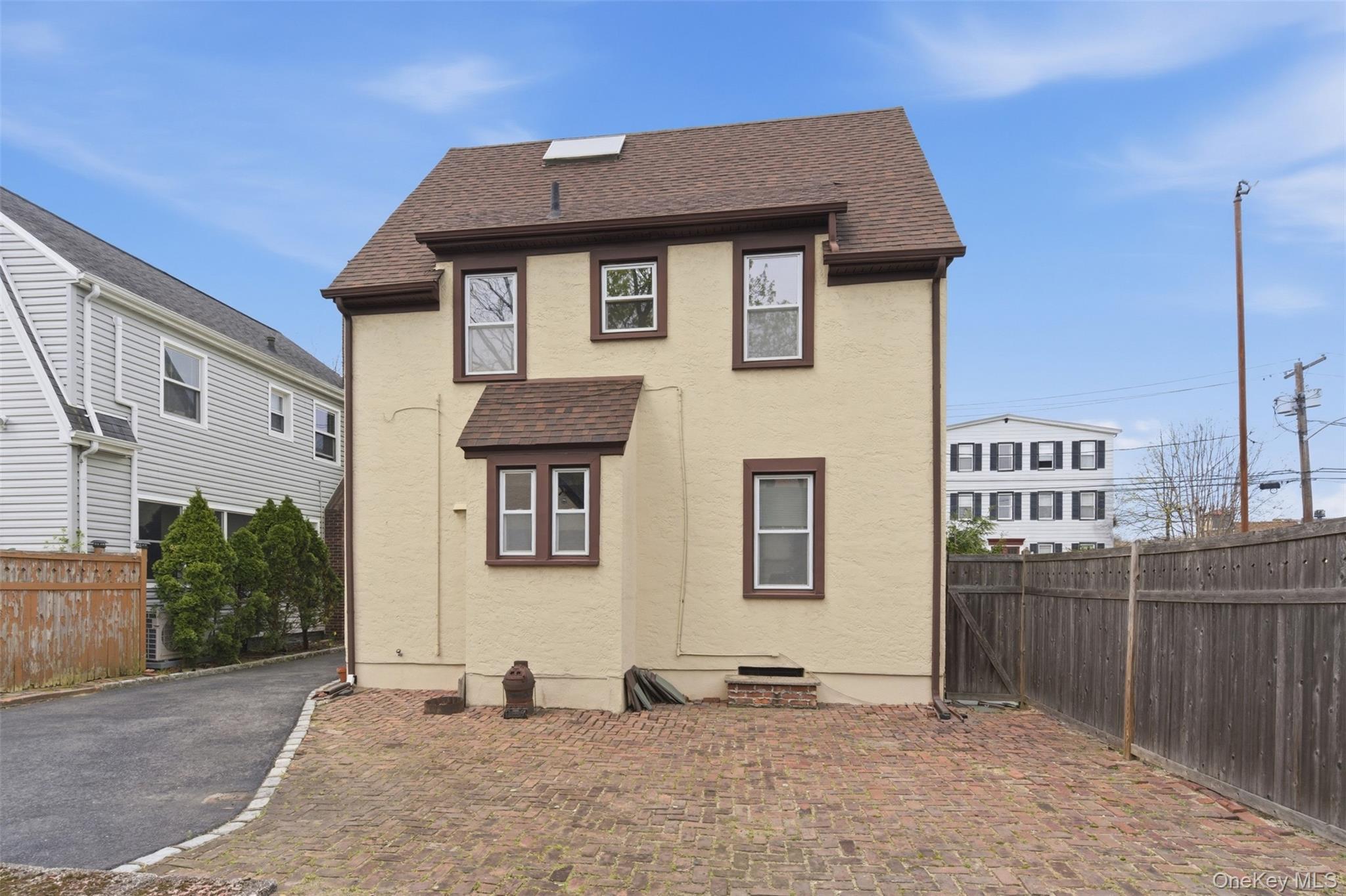Single Family Iris  Nassau County, NY 11001, MLS-984210-23