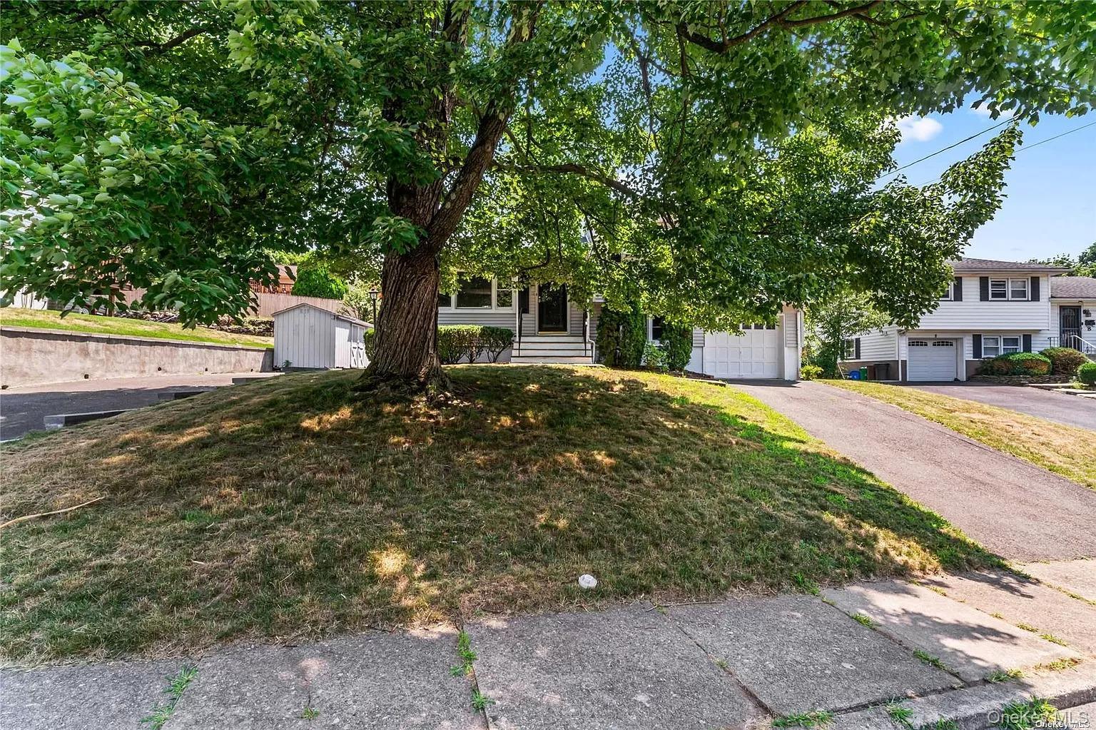 Single Family Valley View  Rockland County, NY 10901, MLS-984219-2