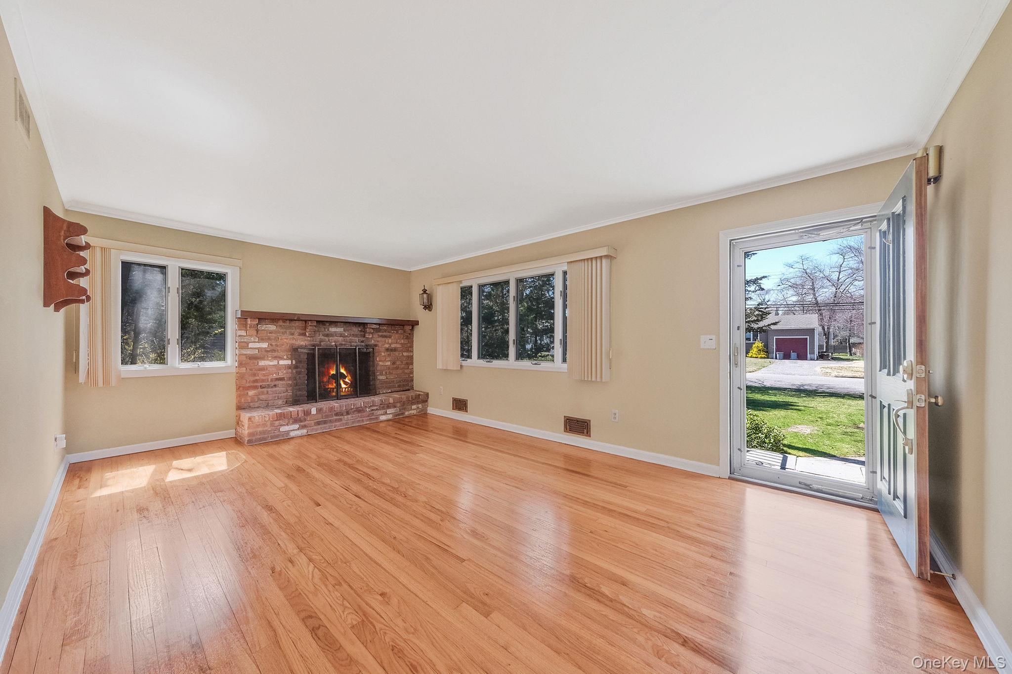 Single Family Connetquot  Suffolk County, NY 11705, MLS-984259-10