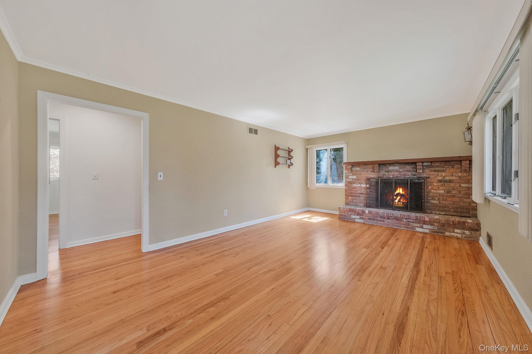 Single Family Connetquot  Suffolk County, NY 11705, MLS-984259-11