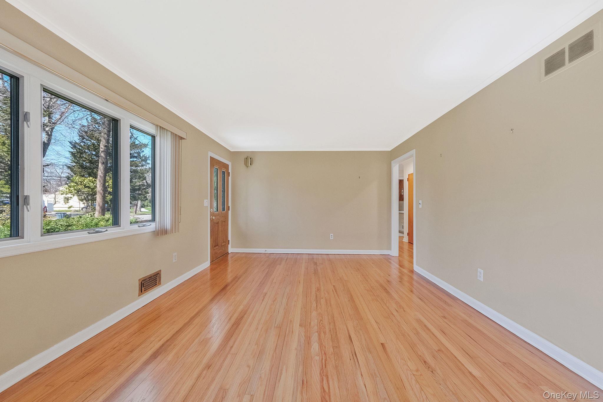 Single Family Connetquot  Suffolk County, NY 11705, MLS-984259-12