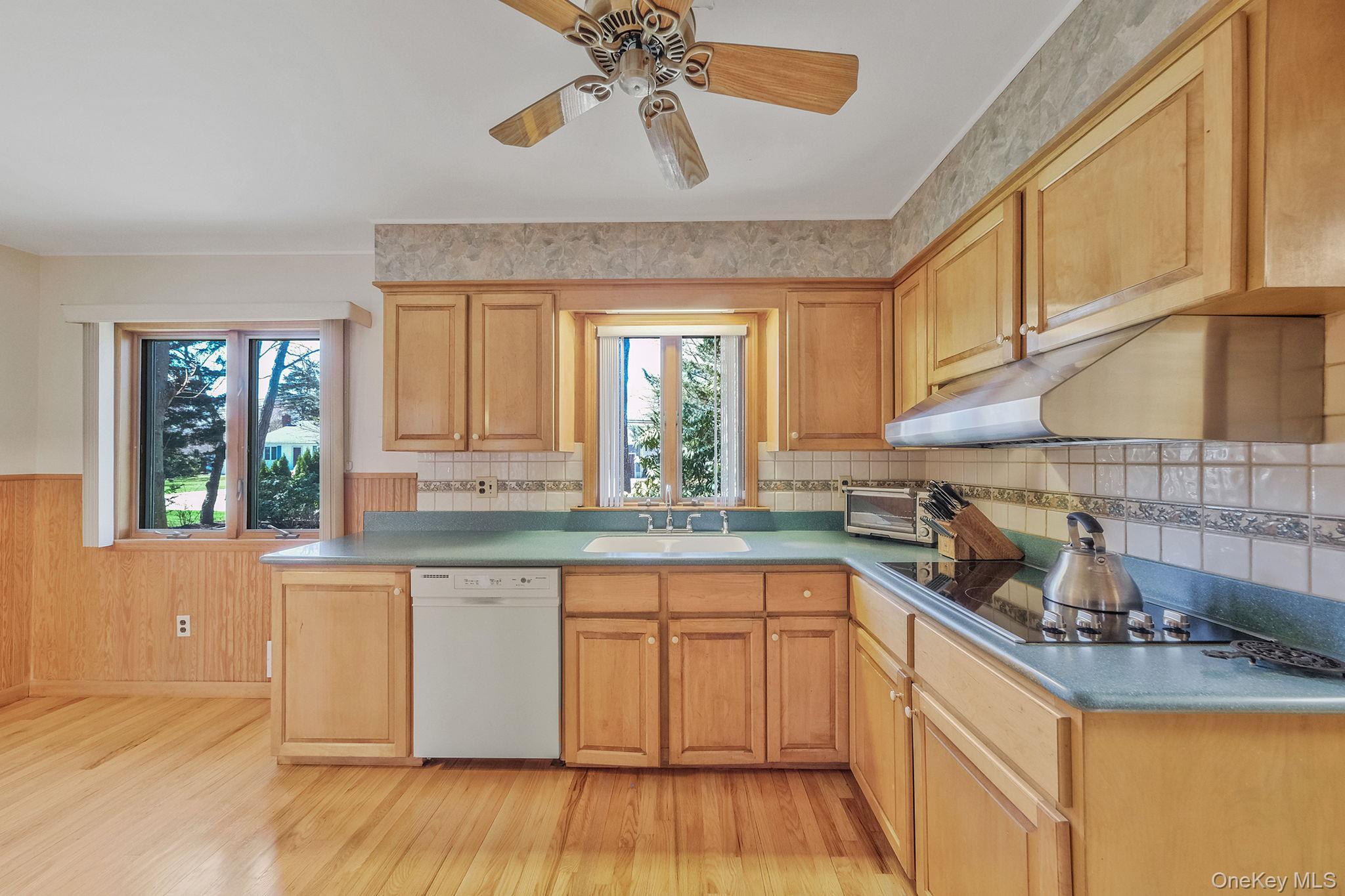 Single Family Connetquot  Suffolk County, NY 11705, MLS-984259-15