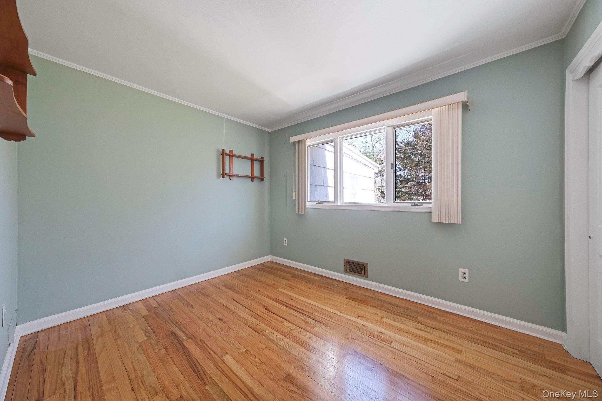 Single Family Connetquot  Suffolk County, NY 11705, MLS-984259-17