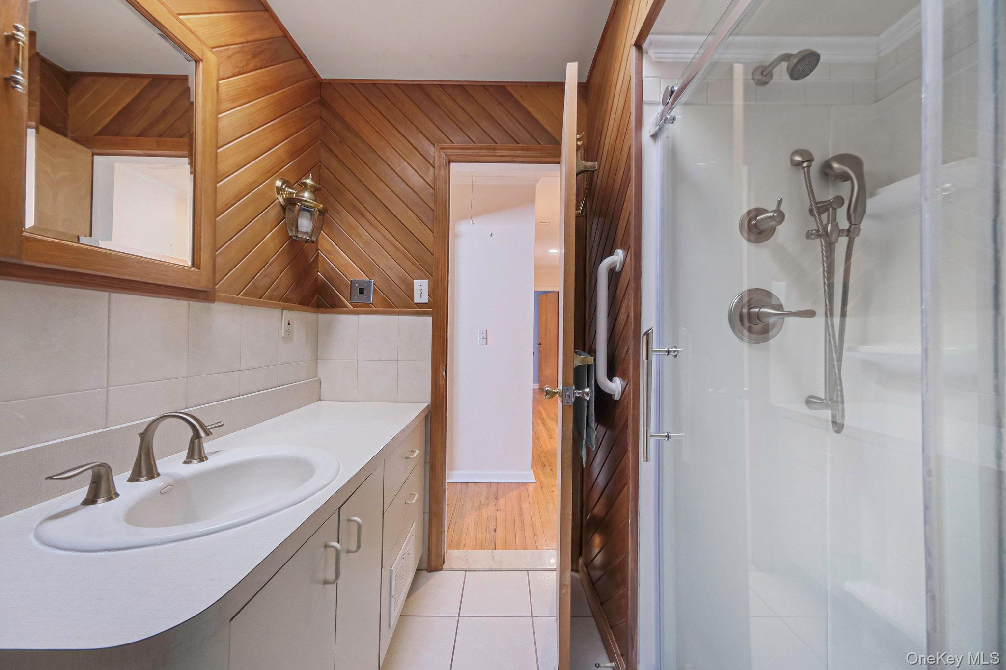 Single Family Connetquot  Suffolk County, NY 11705, MLS-984259-19