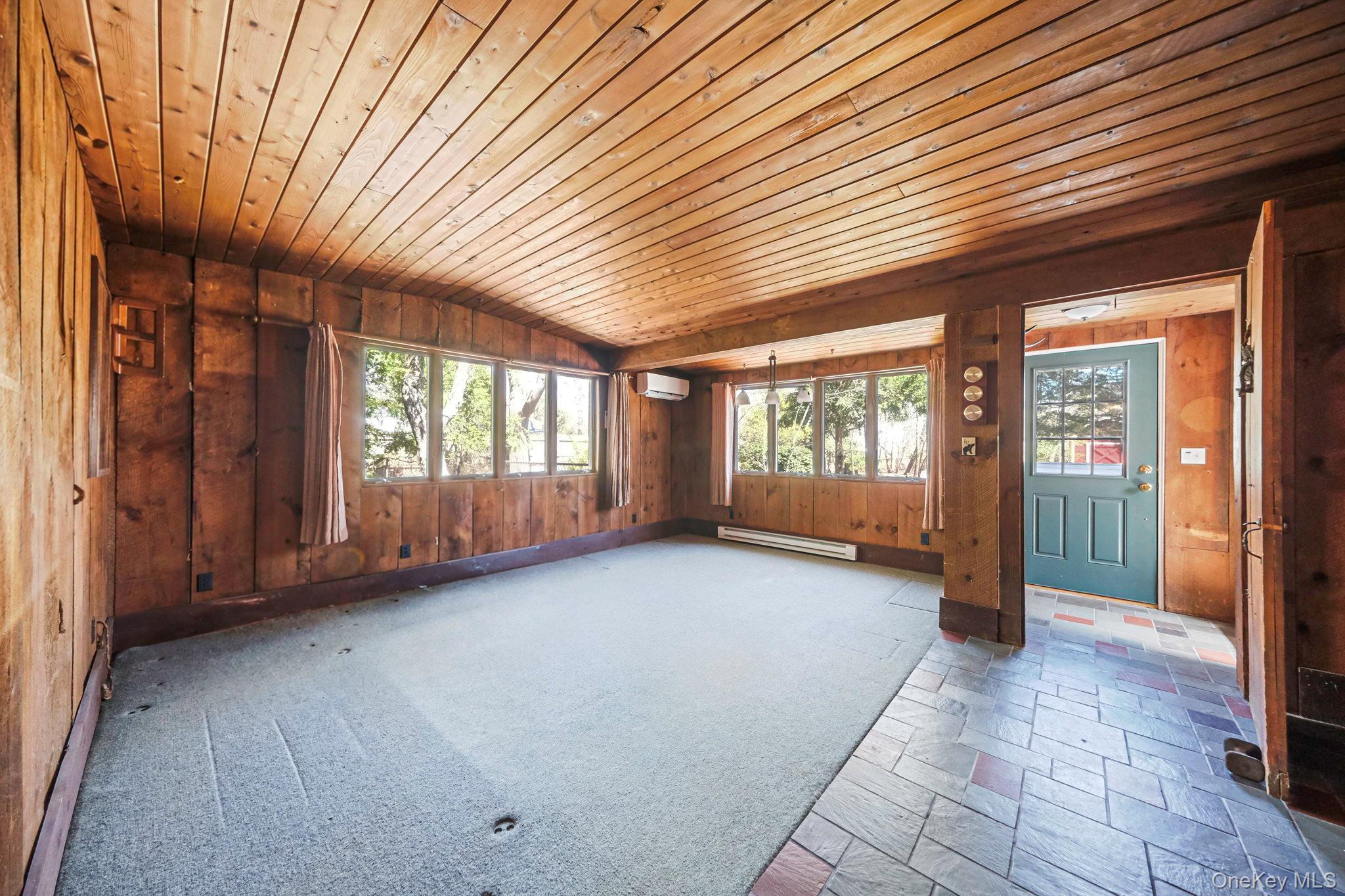 Single Family Connetquot  Suffolk County, NY 11705, MLS-984259-23