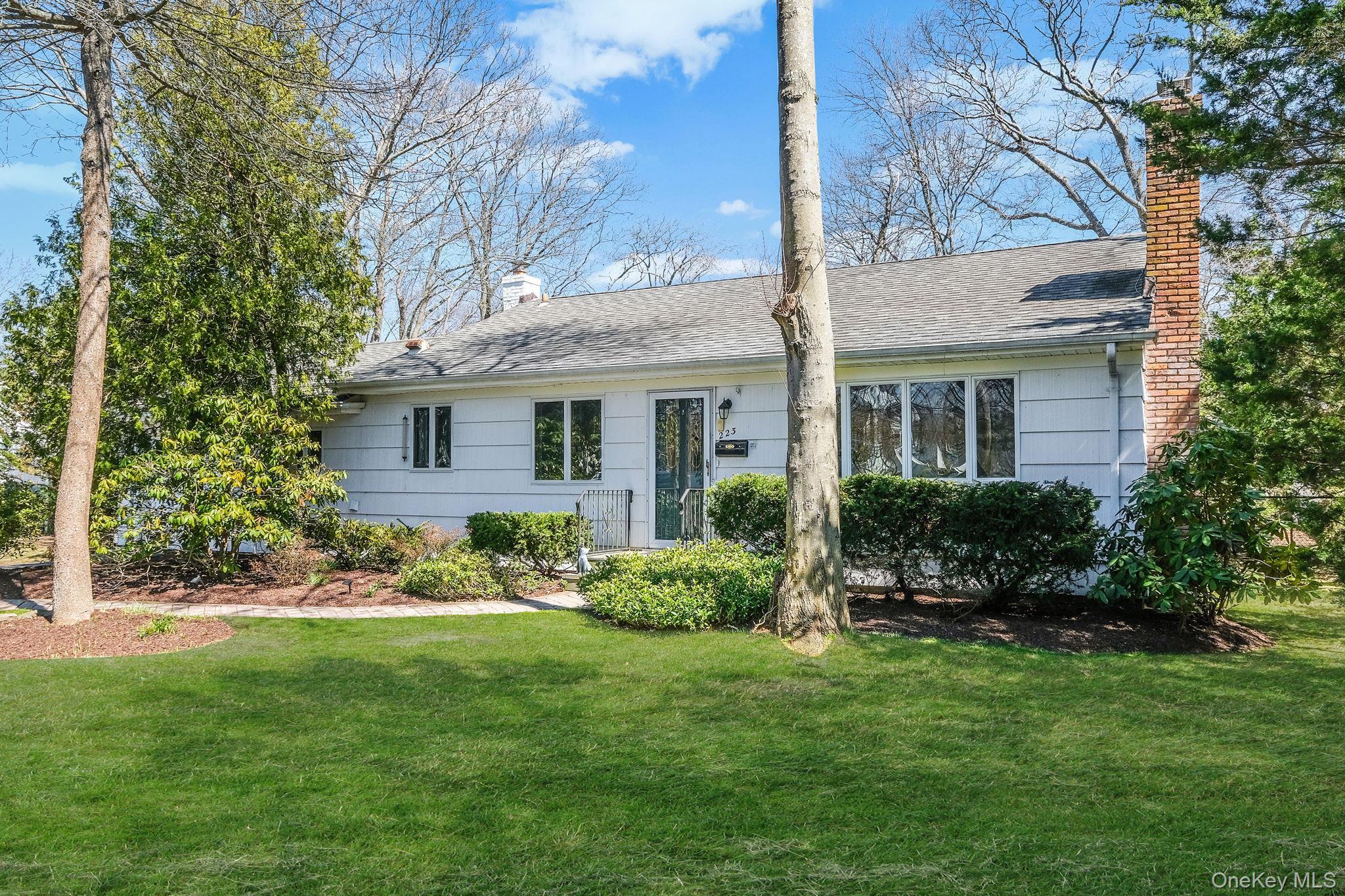 Single Family Connetquot  Suffolk County, NY 11705, MLS-984259-4