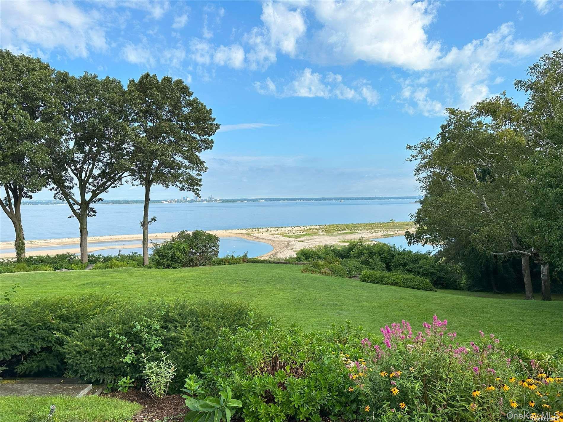 Single Family W Creek Farms Road Nassau County, NY 11050, MLS-984288-32