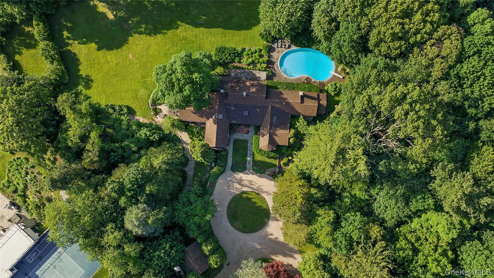 Single Family W Creek Farms Road Nassau County, NY 11050, MLS-984288-42