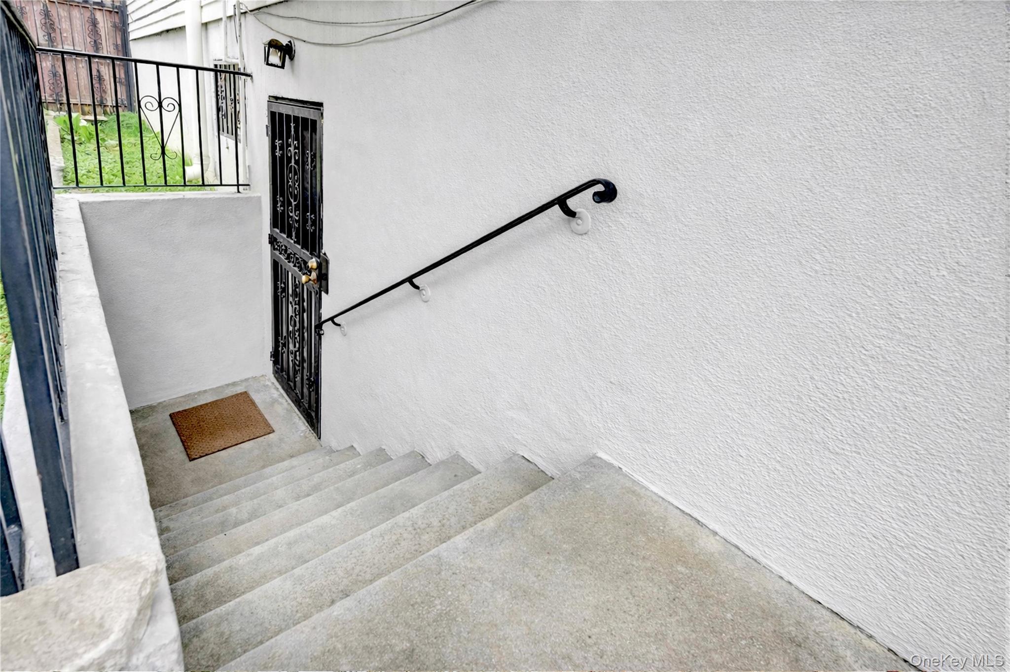 Single Family Seward  Bronx, NY 10473, MLS-984313-21