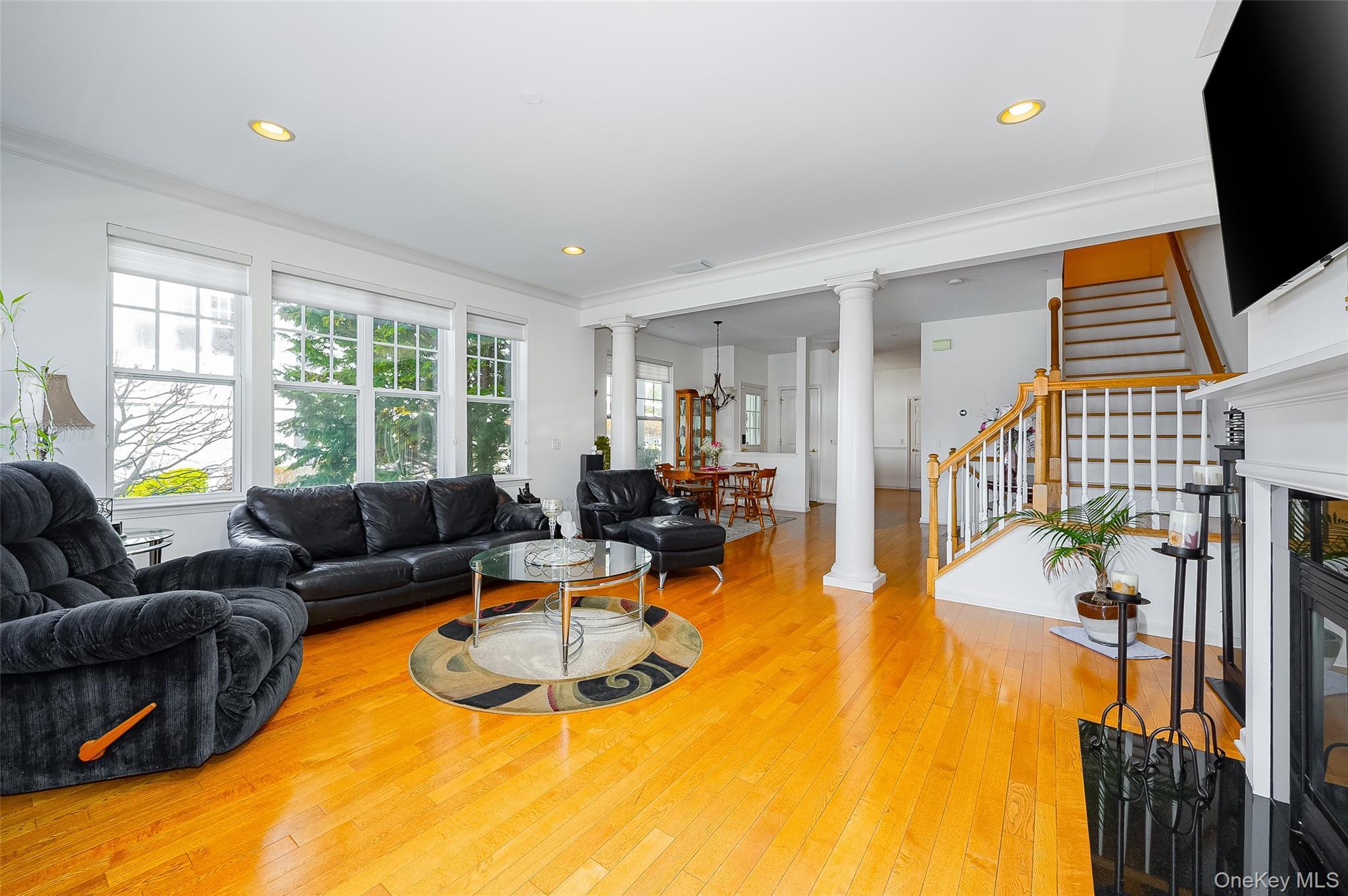 Condo Hudson Pointe  Dutchess County, NY 12601, MLS-984346-11