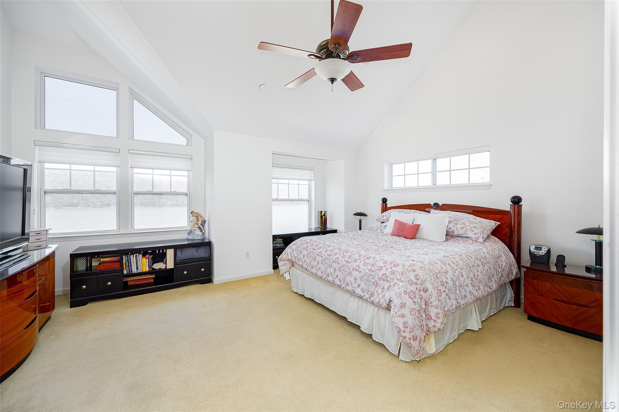 Condo Hudson Pointe  Dutchess County, NY 12601, MLS-984346-17