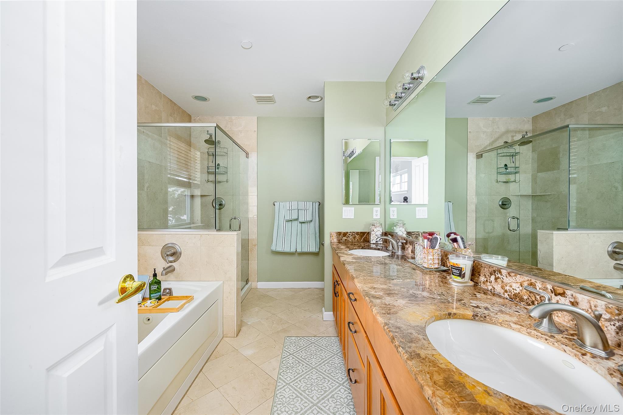 Condo Hudson Pointe  Dutchess County, NY 12601, MLS-984346-18