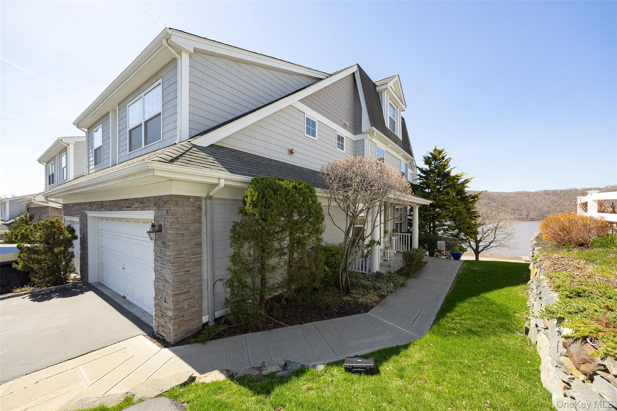 Condo Hudson Pointe  Dutchess County, NY 12601, MLS-984346-2