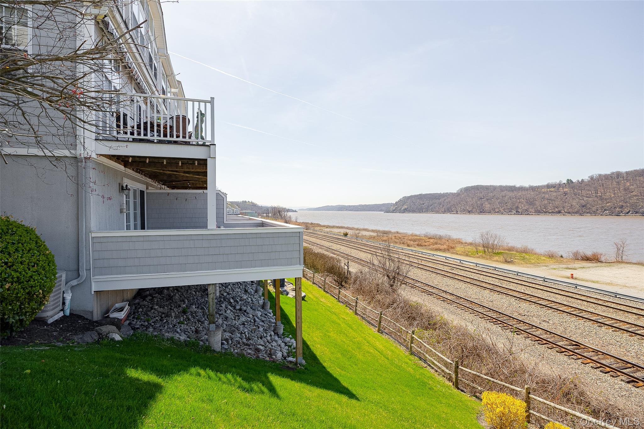 Condo Hudson Pointe  Dutchess County, NY 12601, MLS-984346-27