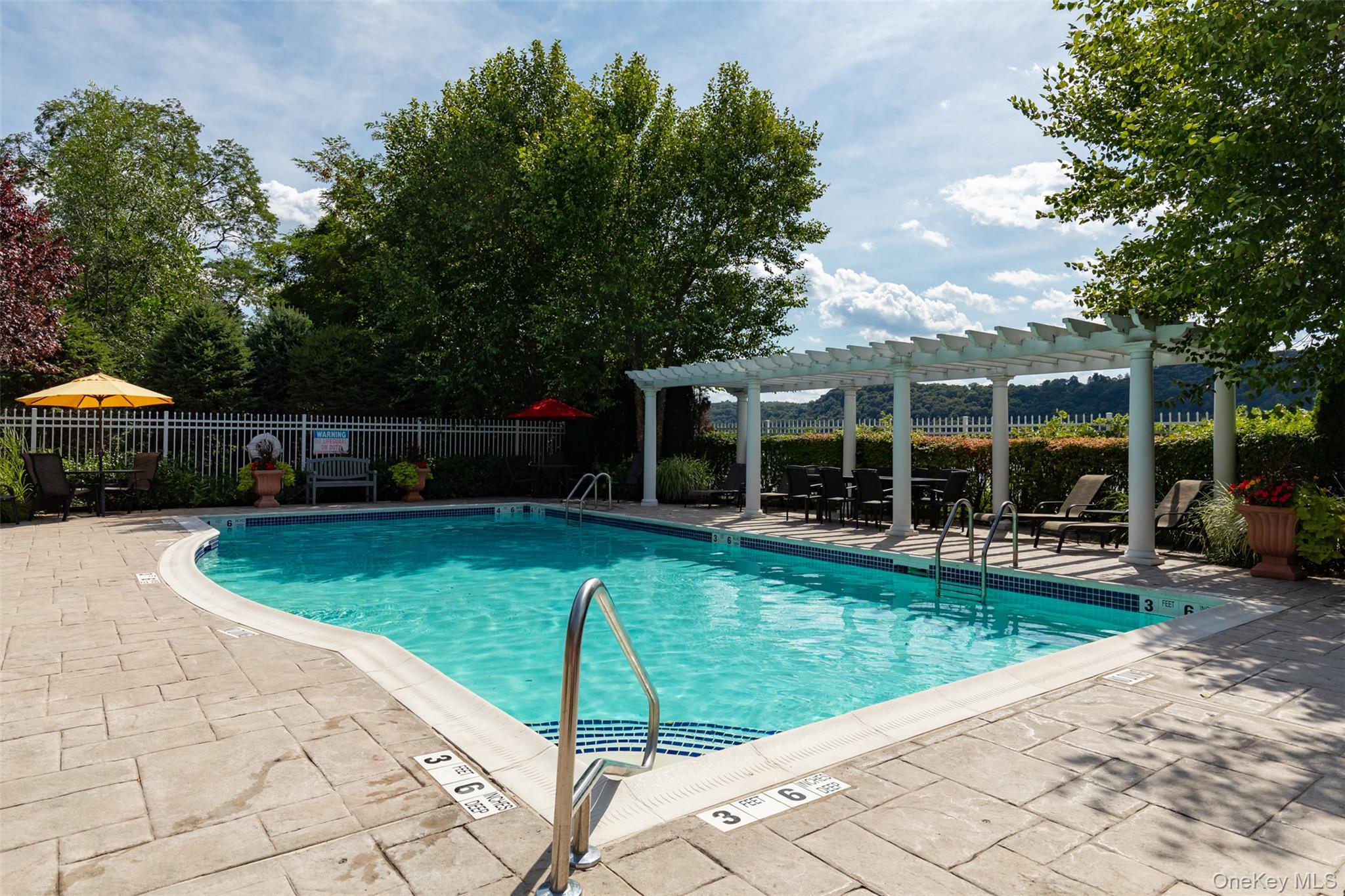 Condo Hudson Pointe  Dutchess County, NY 12601, MLS-984346-32