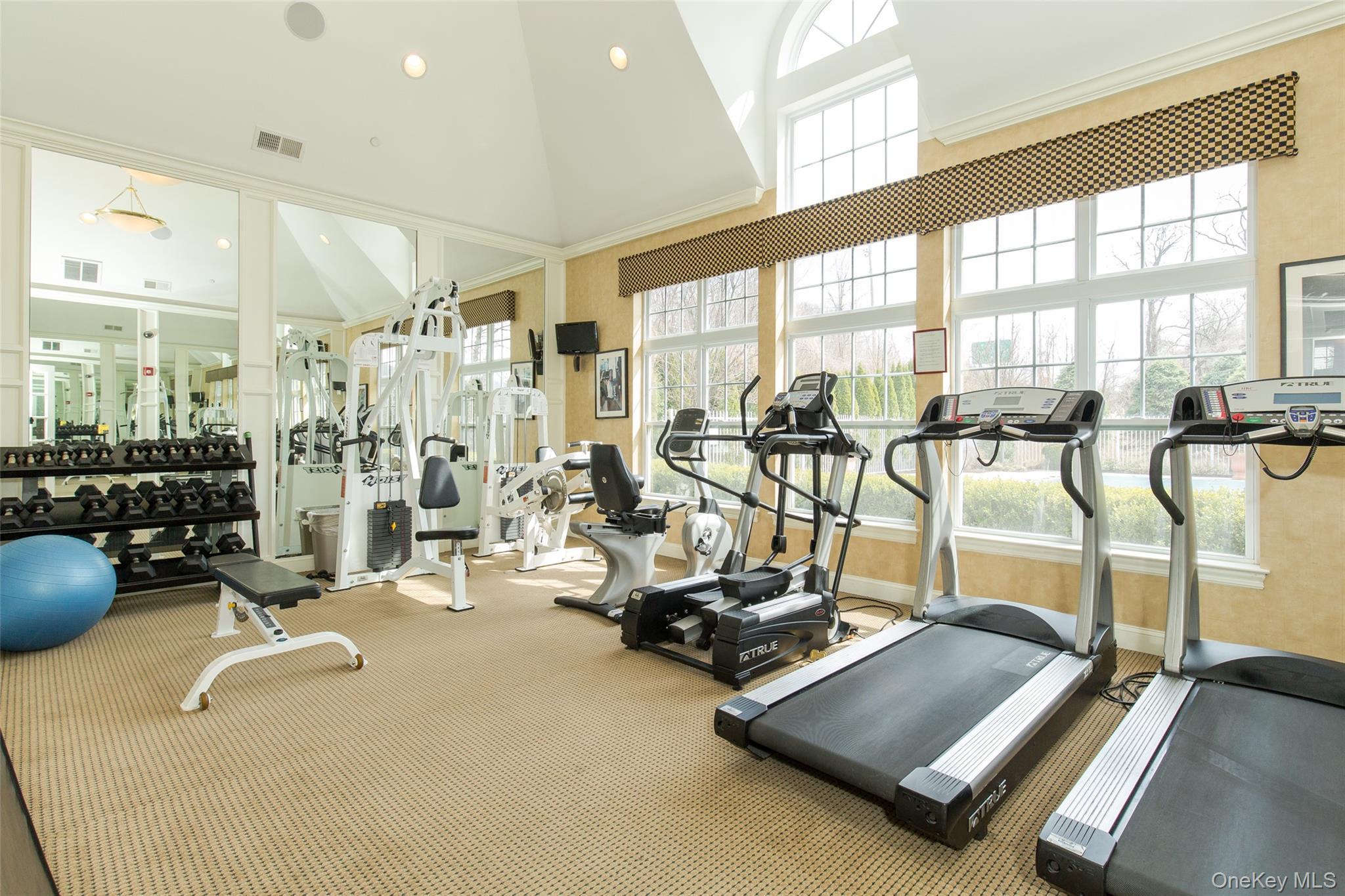 Condo Hudson Pointe  Dutchess County, NY 12601, MLS-984346-35